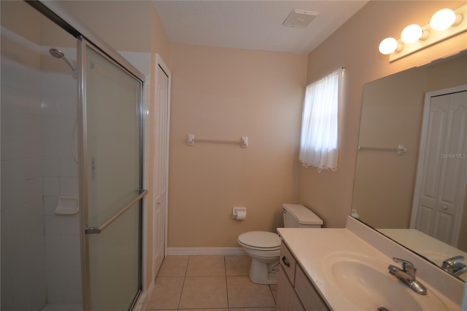 Image 18 of 19 For 4 Wheeler Place B