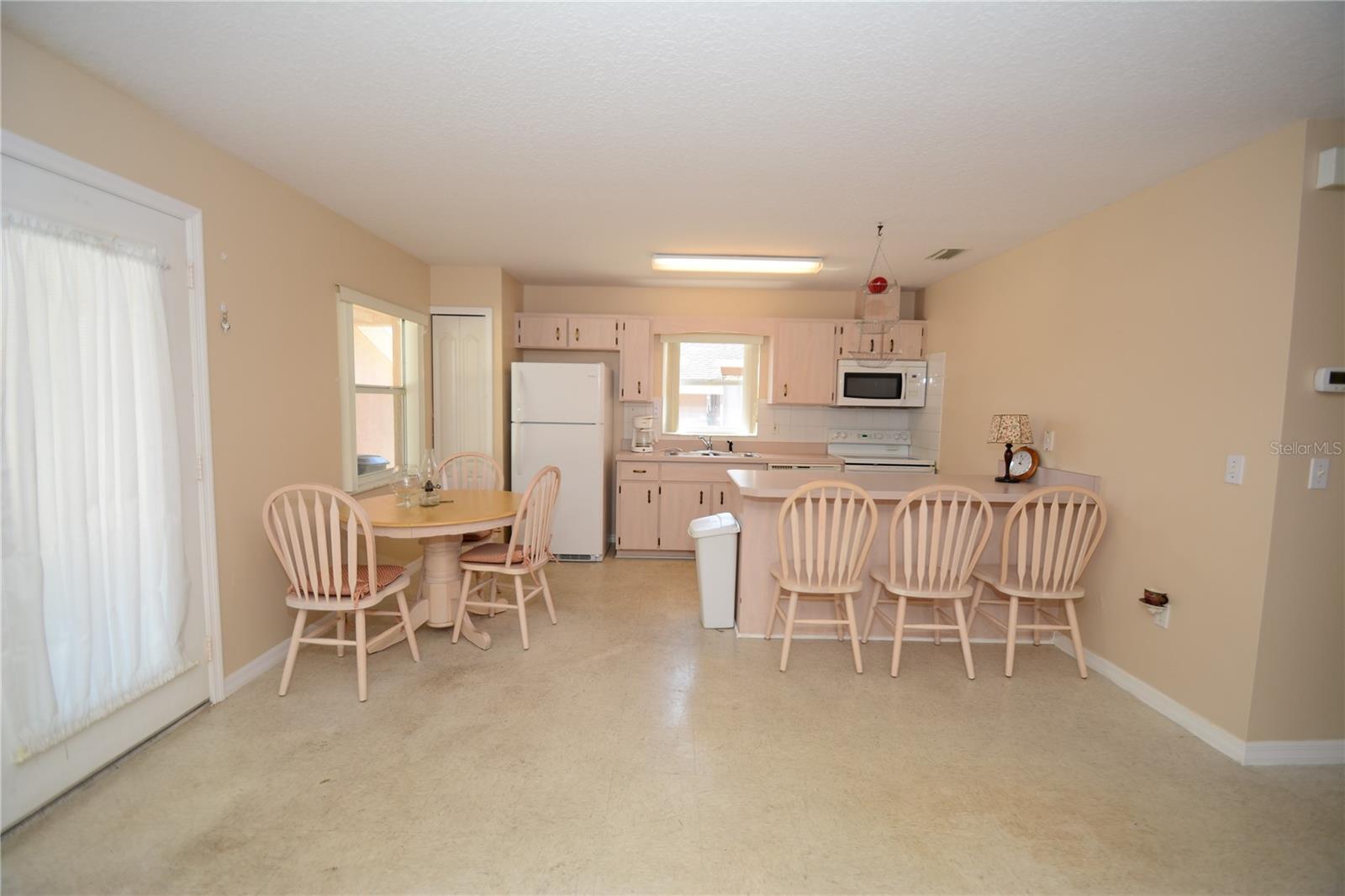 Image 5 of 19 For 4 Wheeler Place B