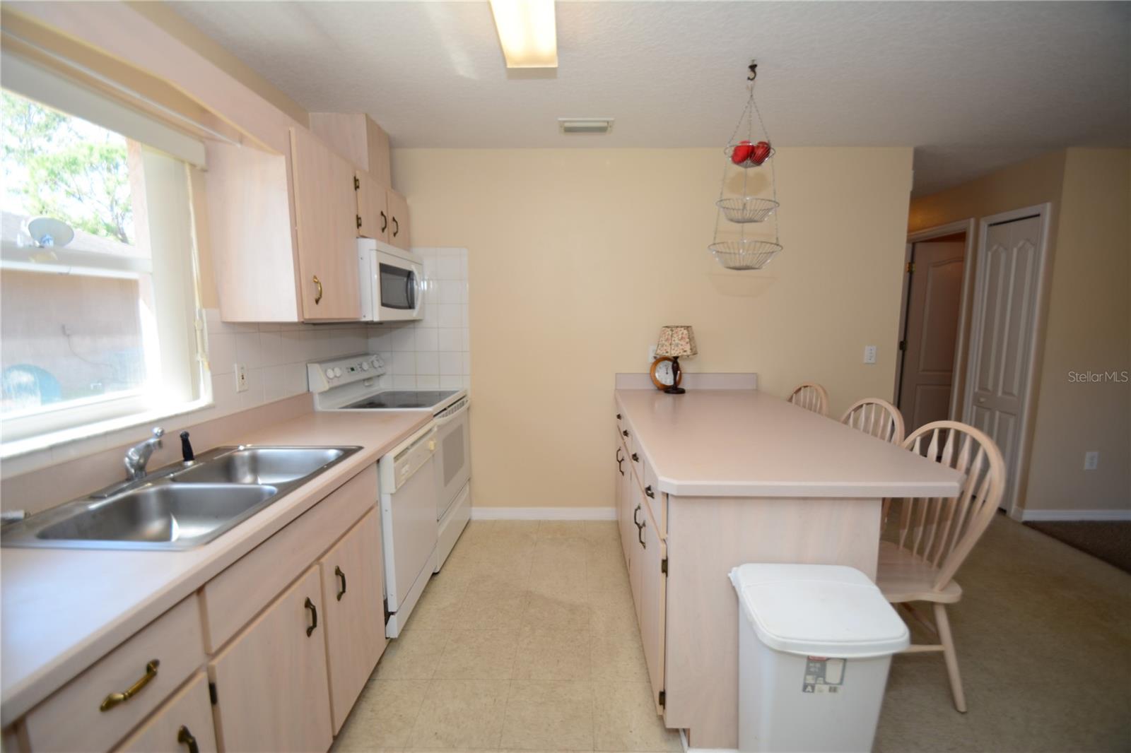 Image 7 of 19 For 4 Wheeler Place B