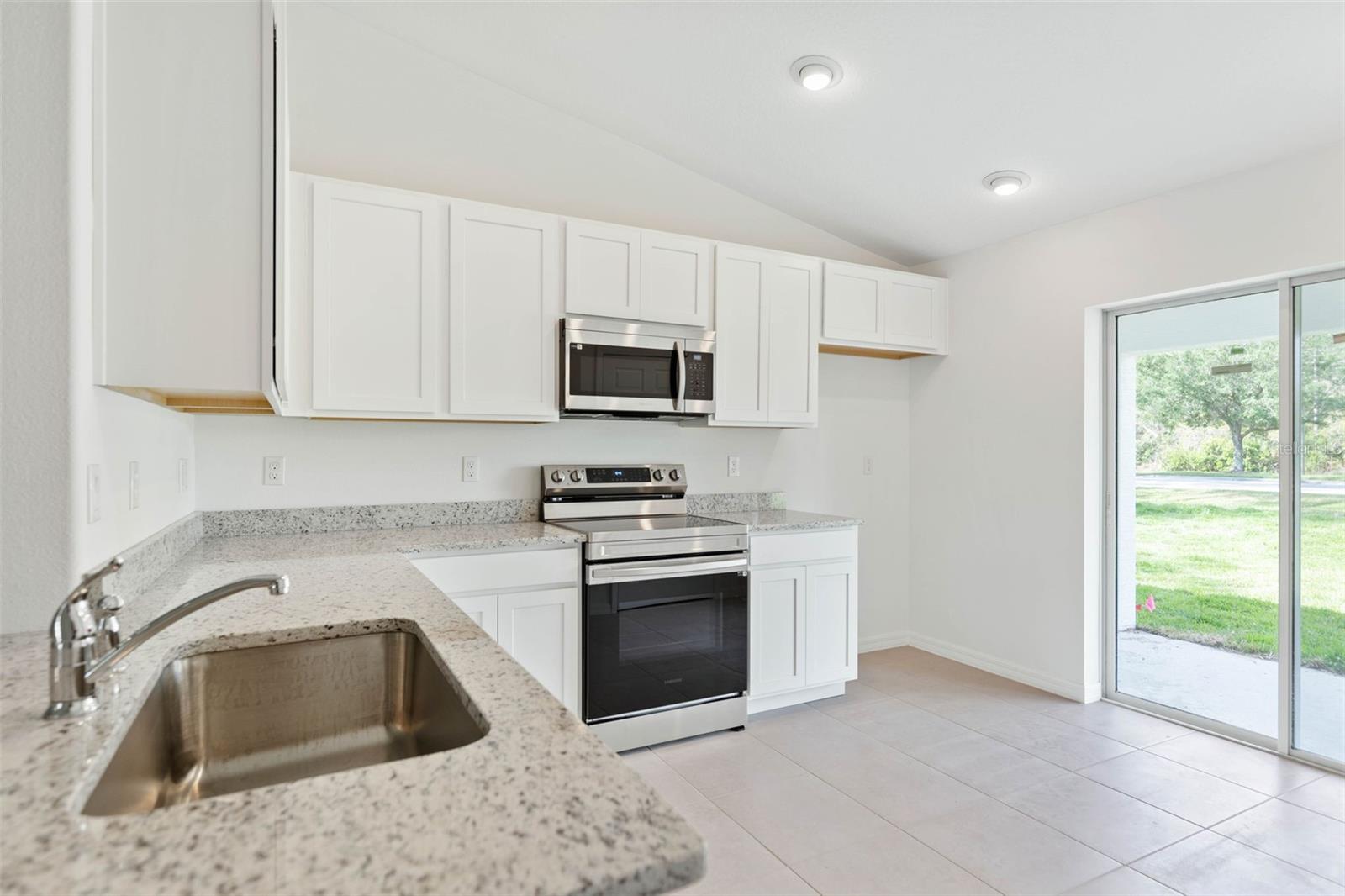 Image 10 of 31 For 20 Buttonwood Lane