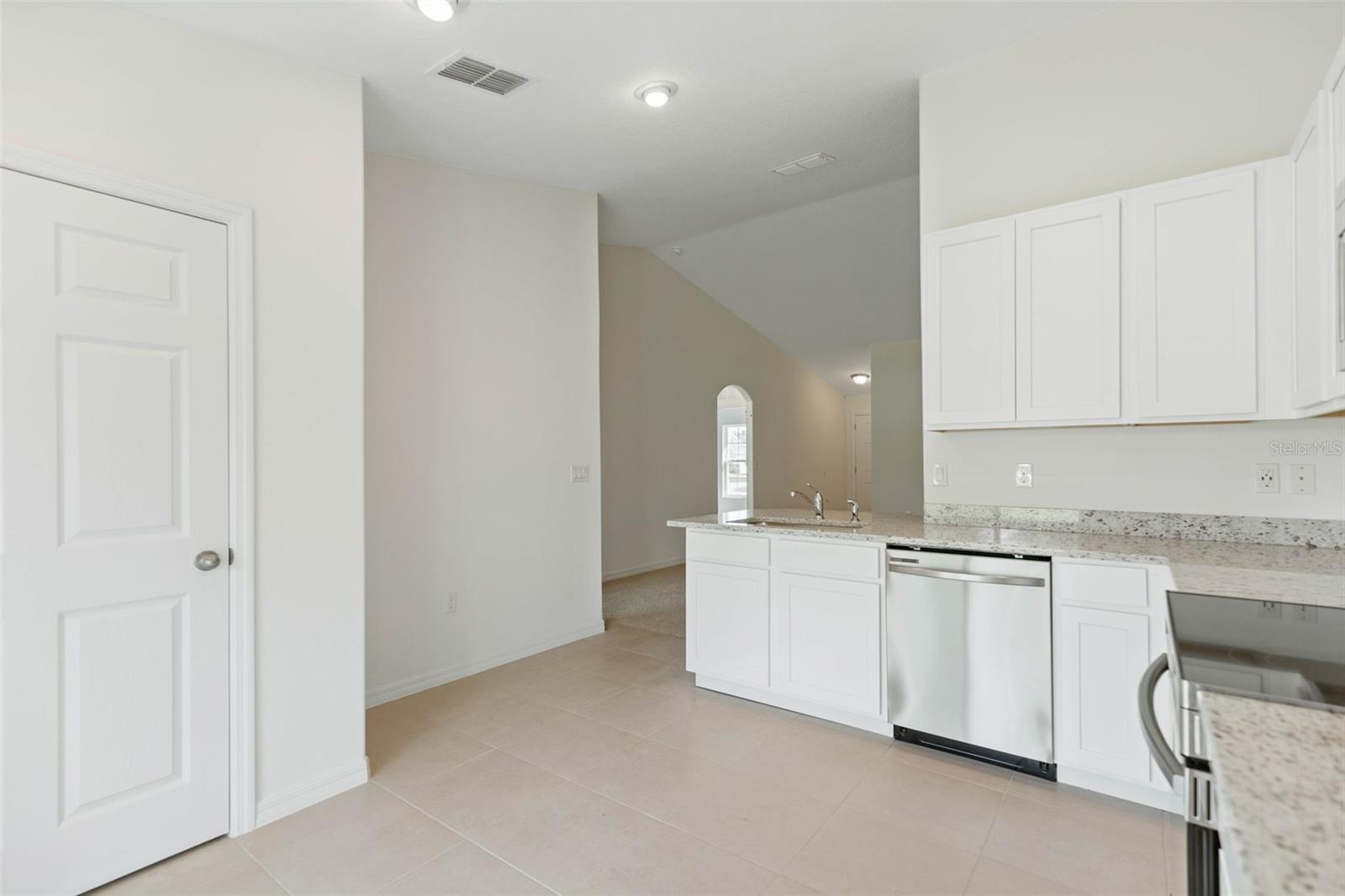 Image 14 of 31 For 20 Buttonwood Lane