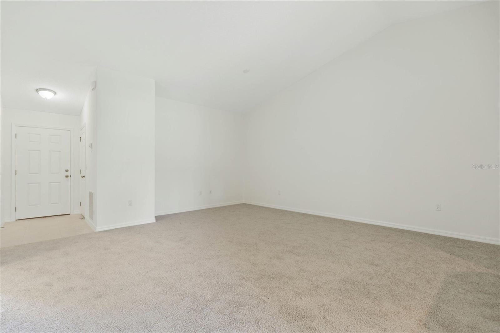 Image 5 of 31 For 20 Buttonwood Lane