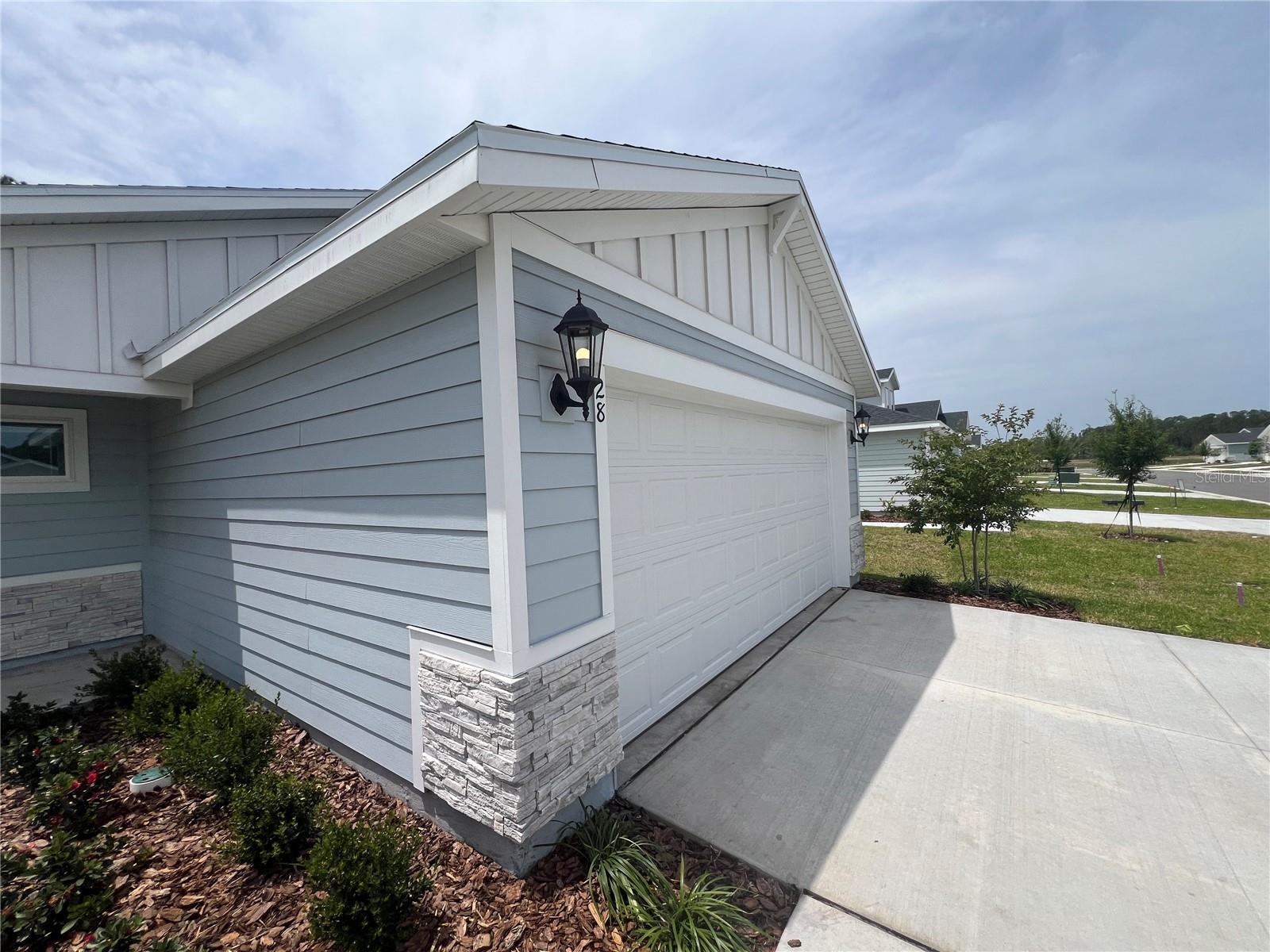 Image 2 of 50 For 28 Derbyshire Drive