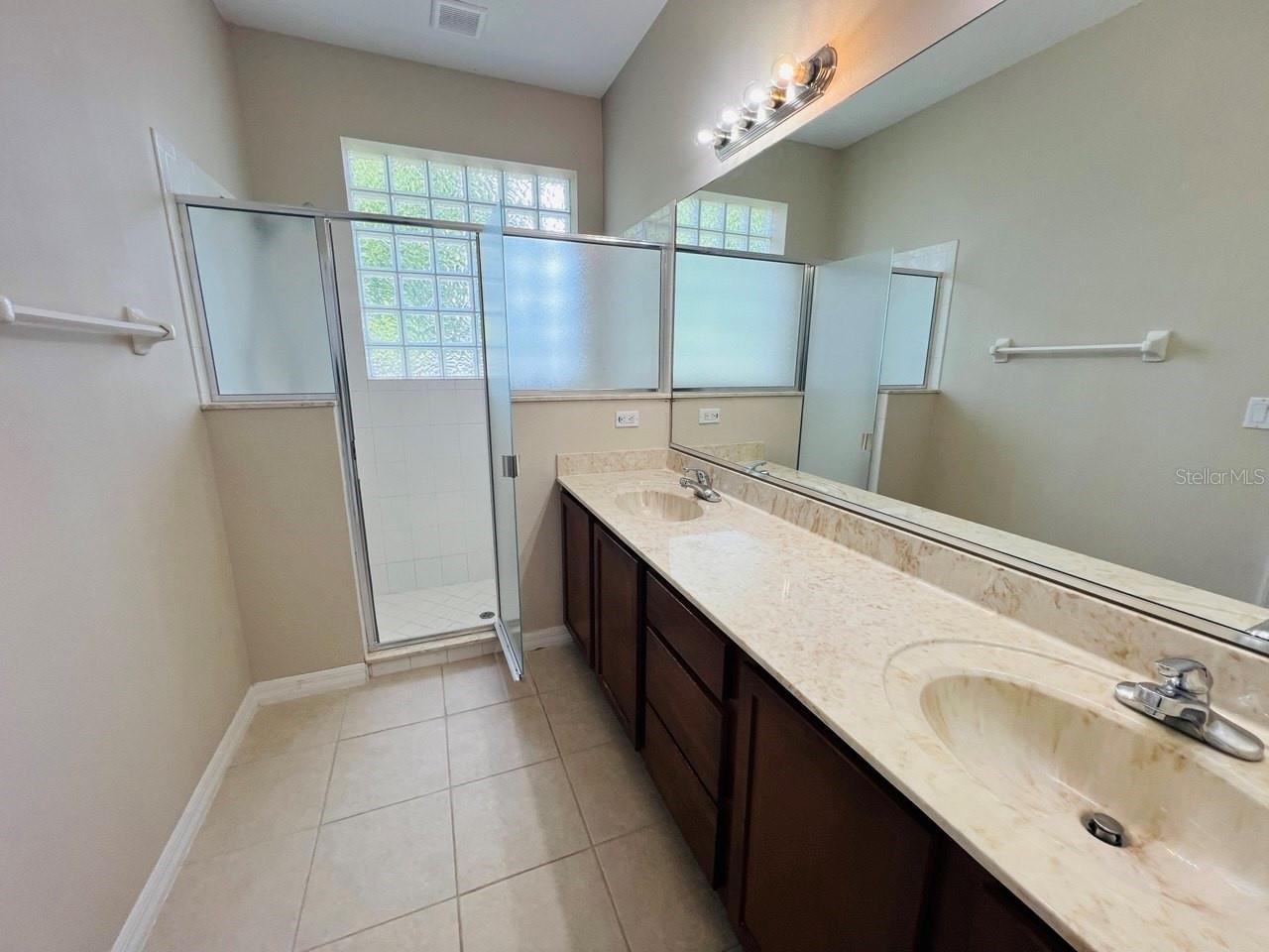 Image 4 of 12 For 121 Raintree Circle
