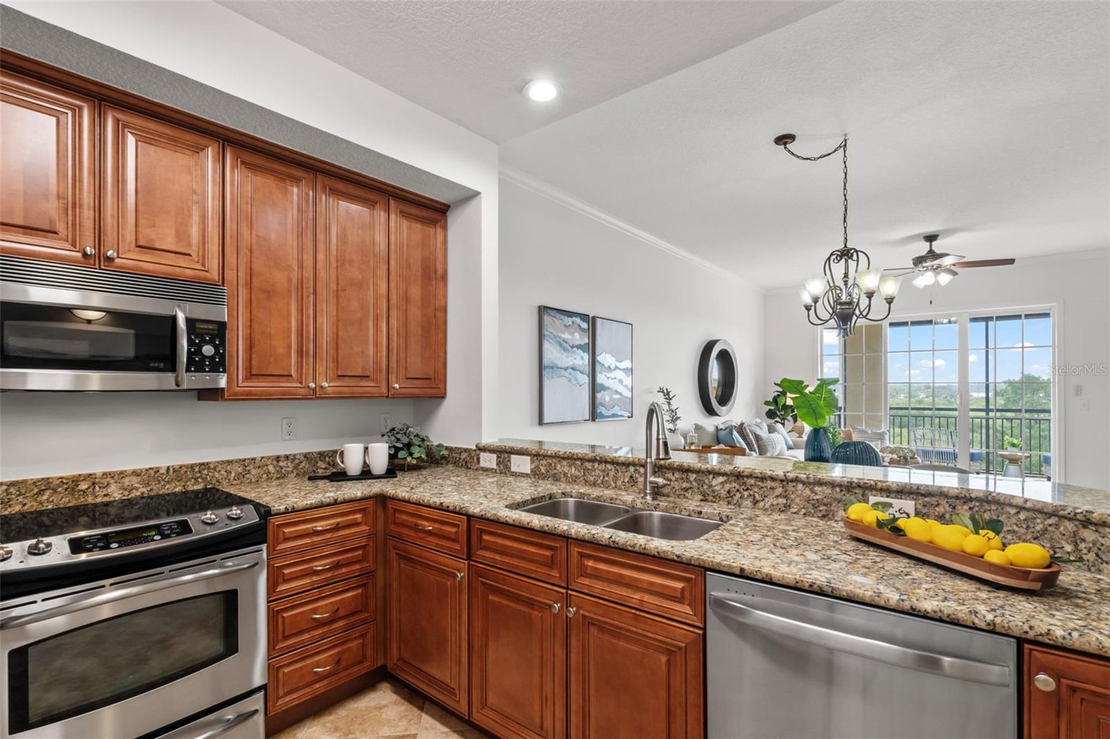 Image 11 of 59 For 170 Pantano Cay Boulevard 4202
