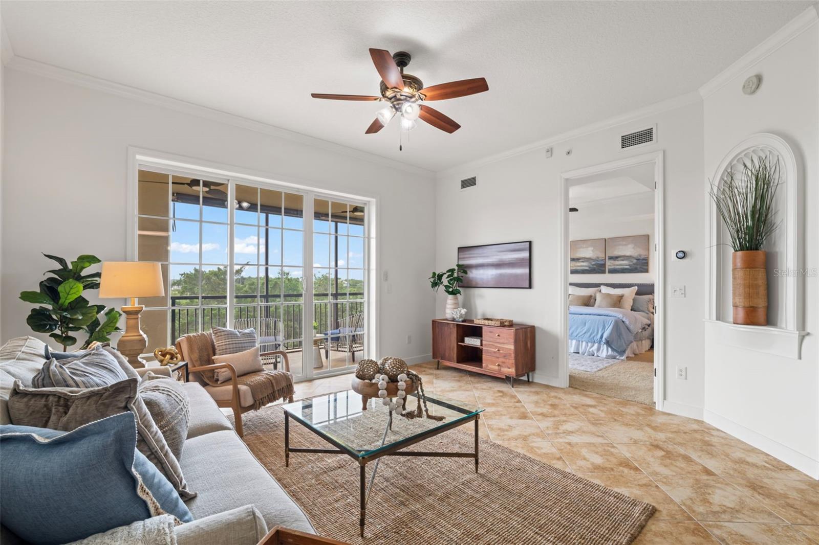 Image 18 of 59 For 170 Pantano Cay Boulevard 4202