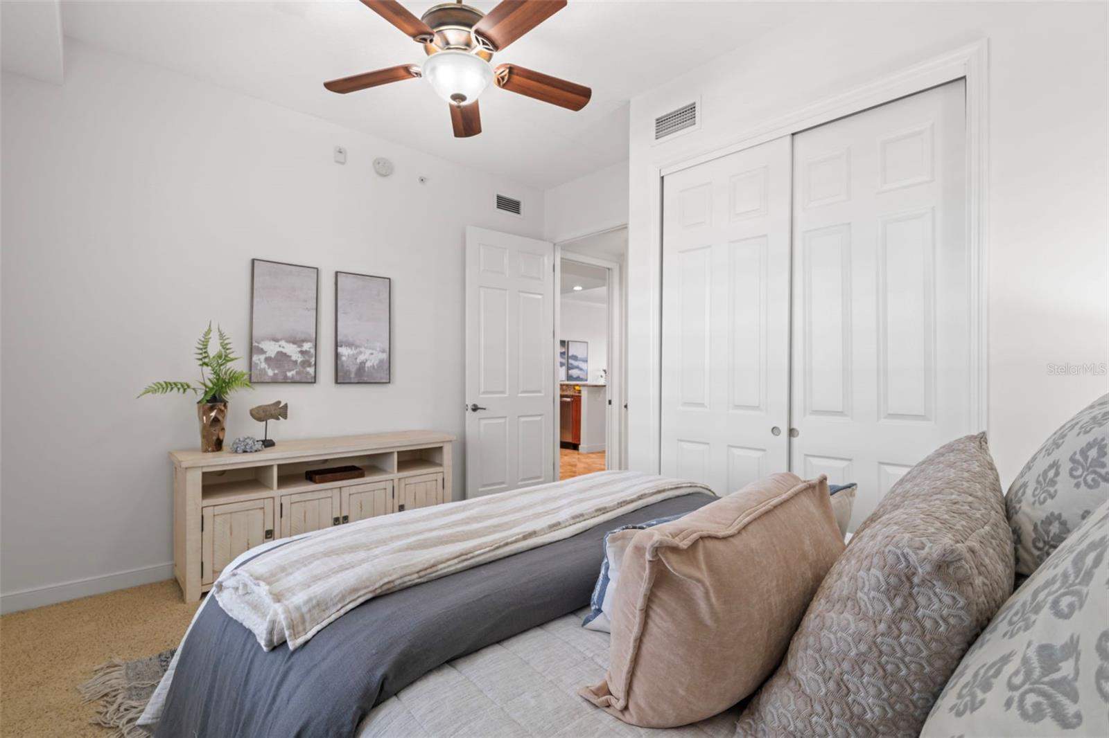 Image 30 of 59 For 170 Pantano Cay Boulevard 4202