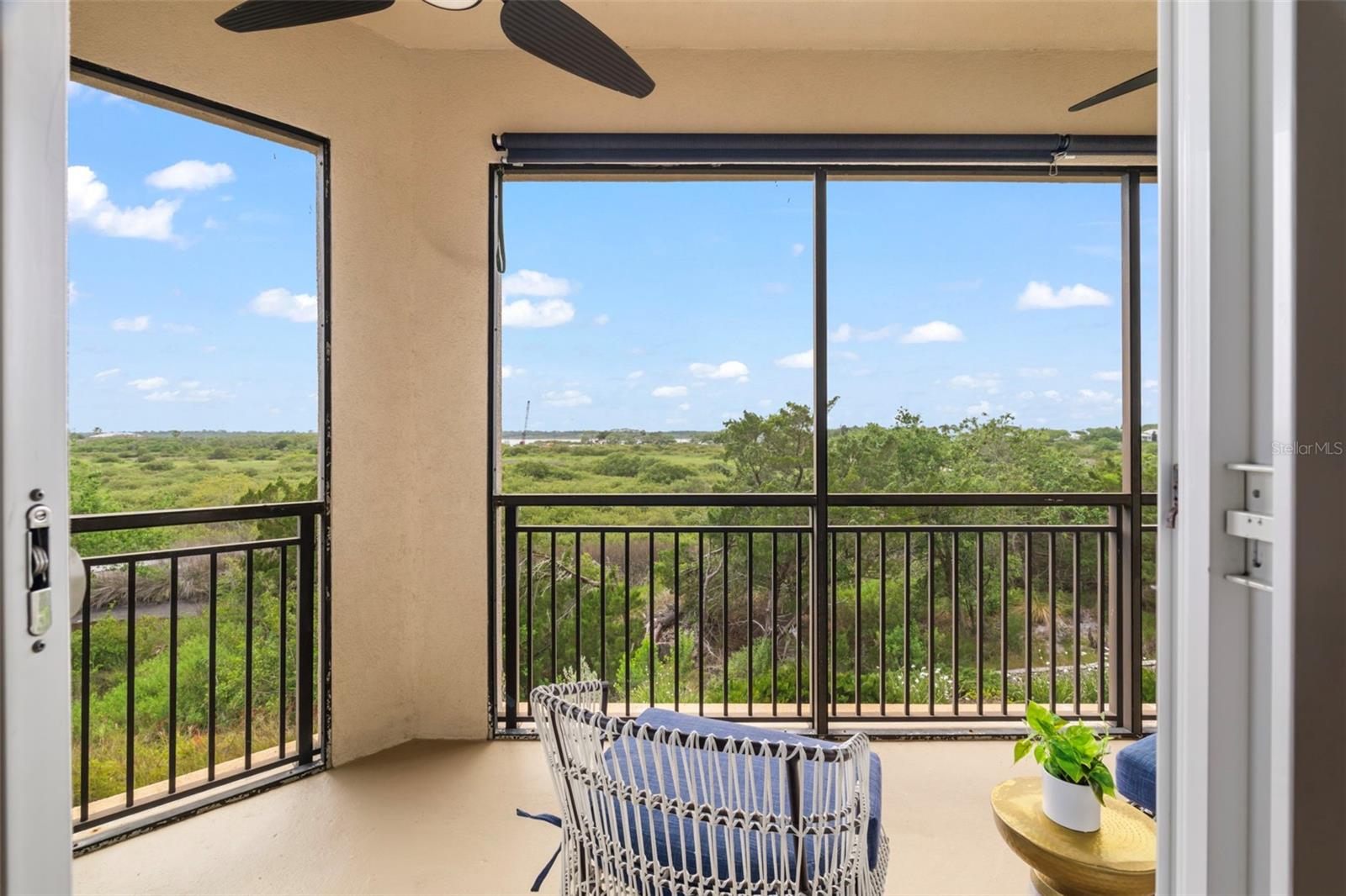 Image 35 of 59 For 170 Pantano Cay Boulevard 4202