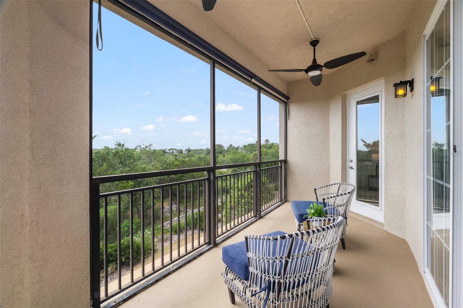 Image 36 of 59 For 170 Pantano Cay Boulevard 4202