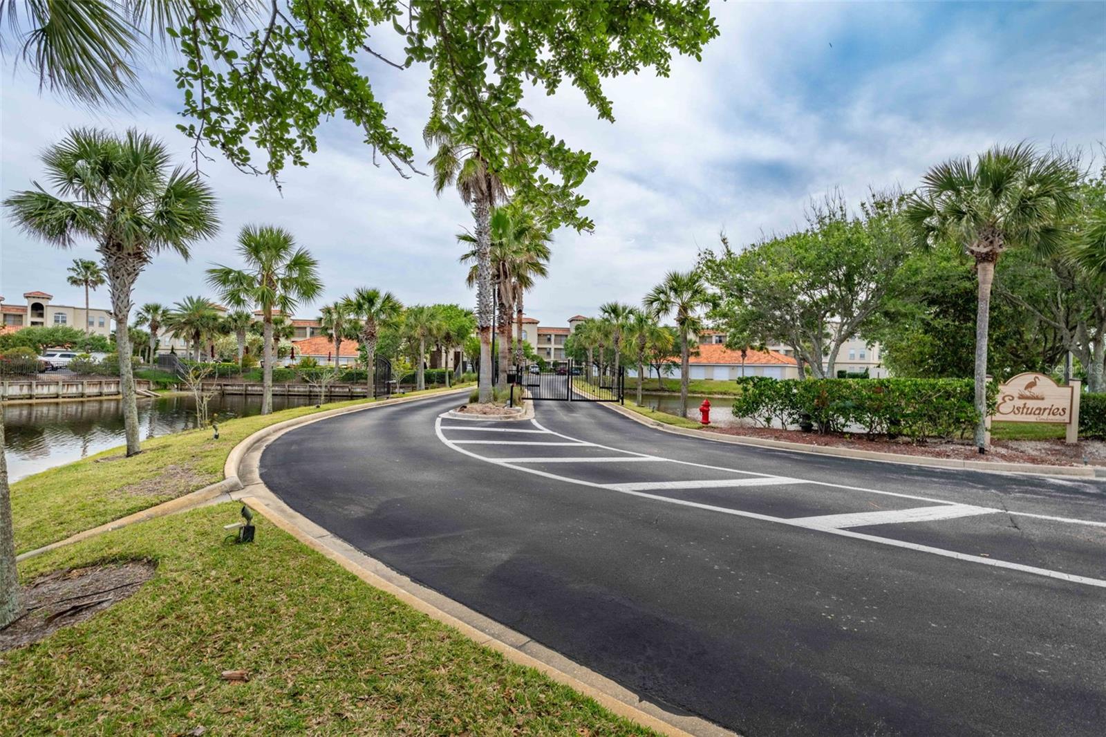 Image 44 of 59 For 170 Pantano Cay Boulevard 4202