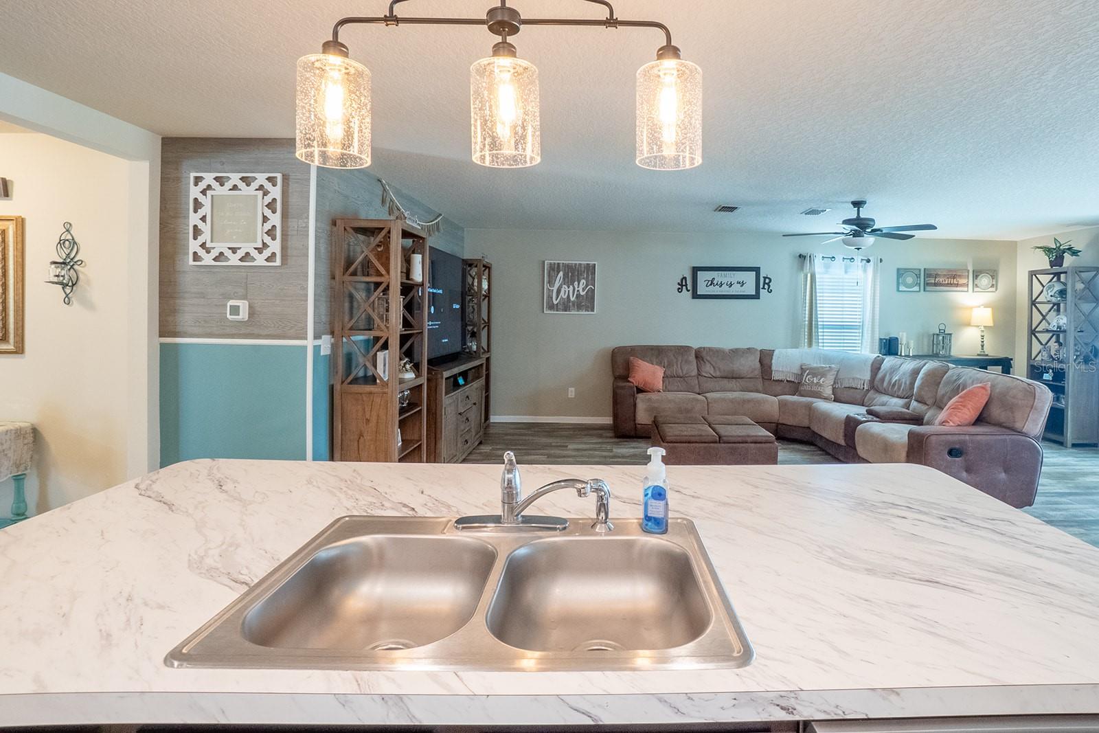 Image 18 of 61 For 15 Grand Par Court