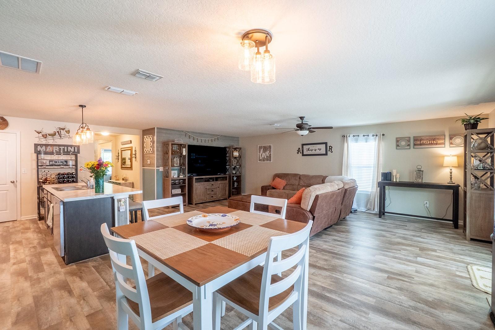 Image 21 of 61 For 15 Grand Par Court