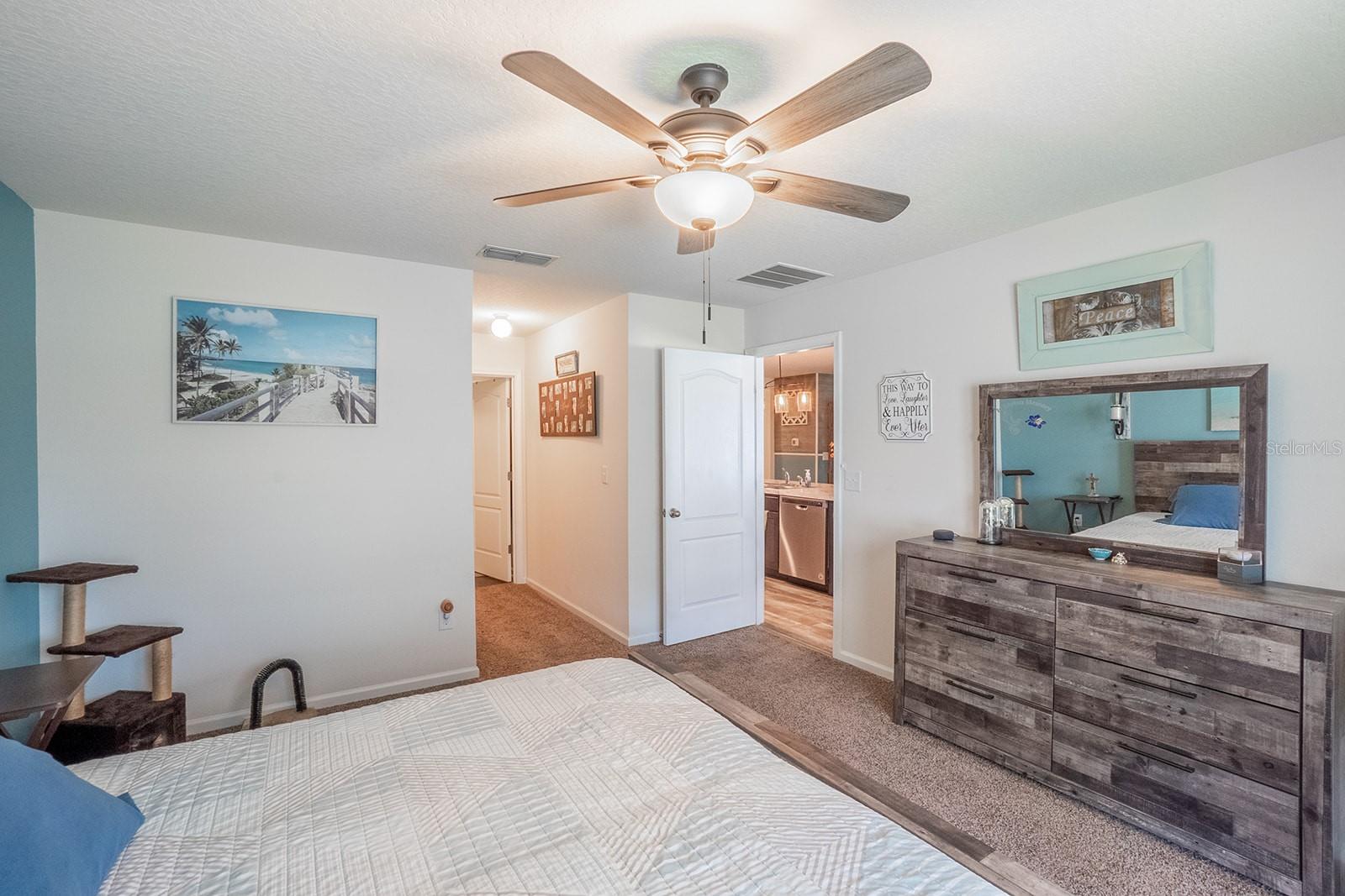 Image 27 of 61 For 15 Grand Par Court