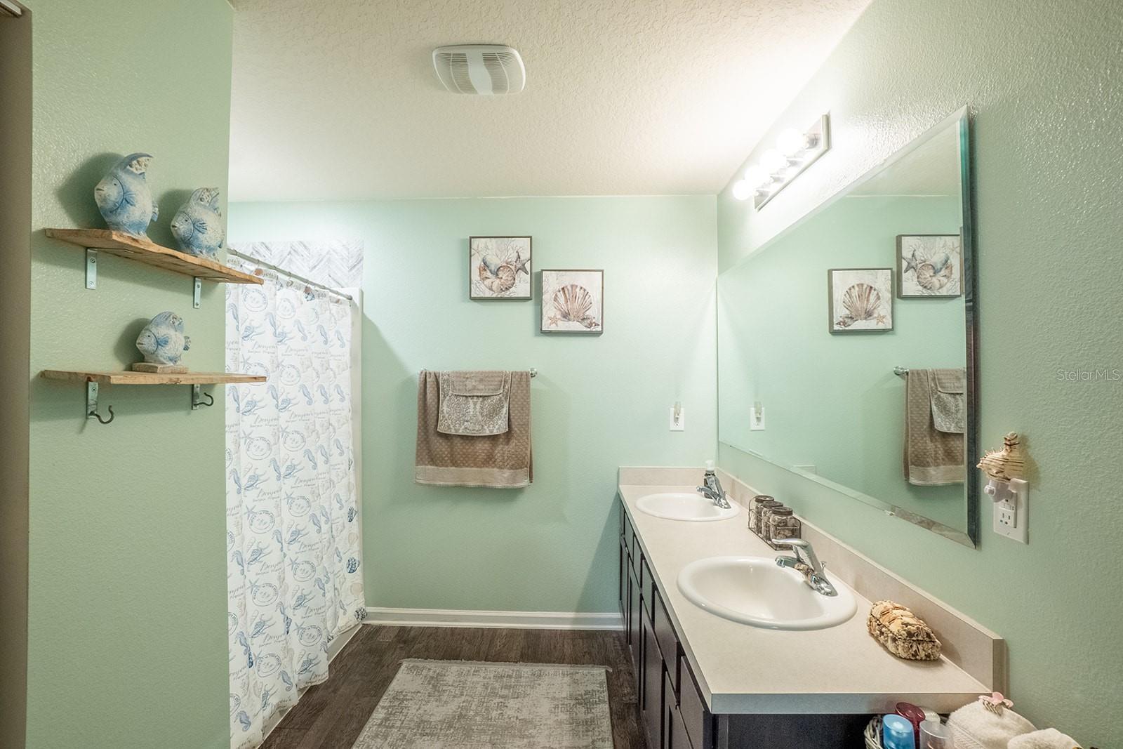 Image 31 of 61 For 15 Grand Par Court