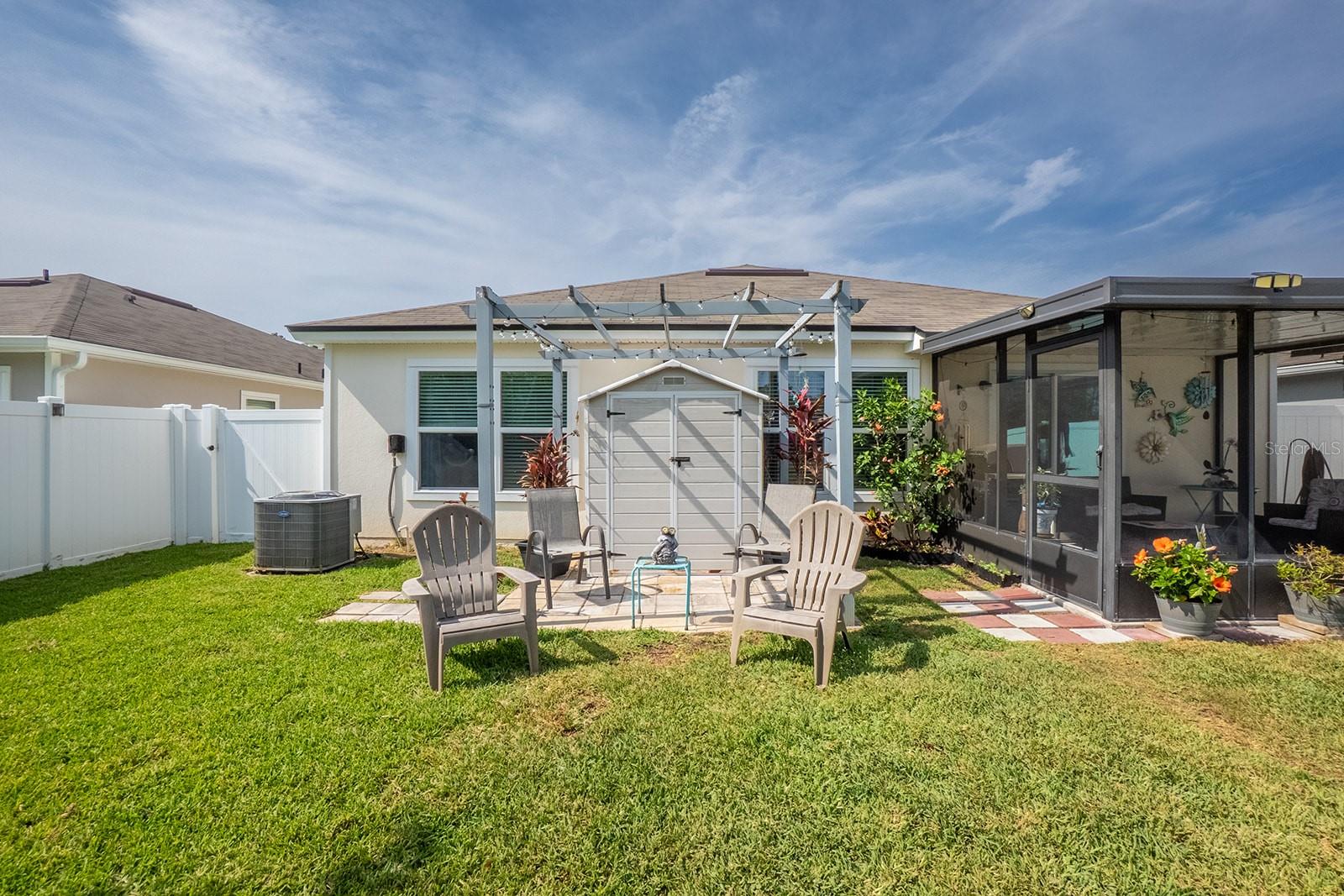 Image 38 of 61 For 15 Grand Par Court