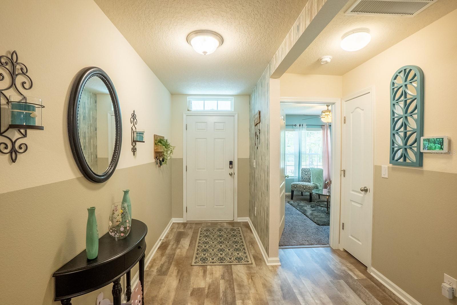 Image 4 of 61 For 15 Grand Par Court