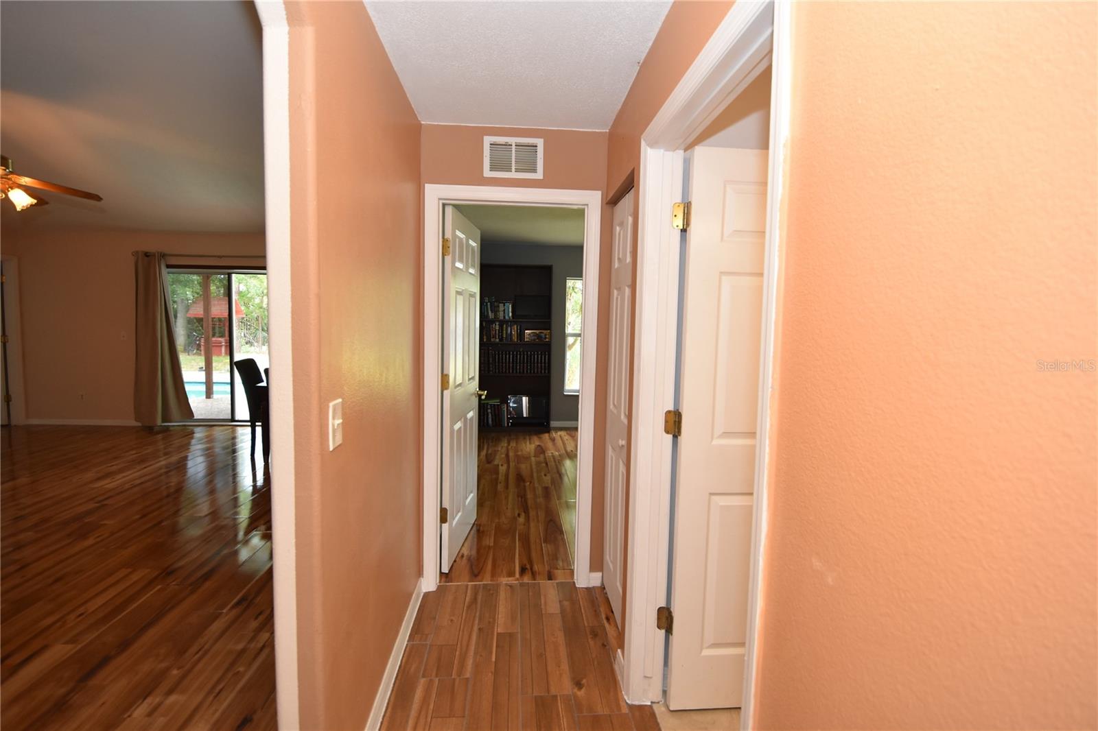 Image 10 of 27 For 60 Ramblewood Drive