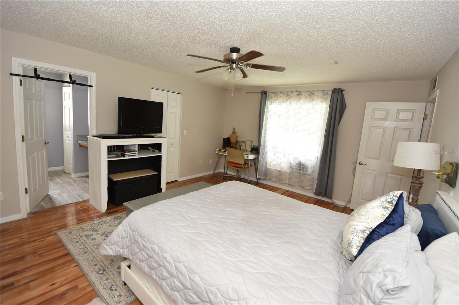 Image 18 of 27 For 60 Ramblewood Drive