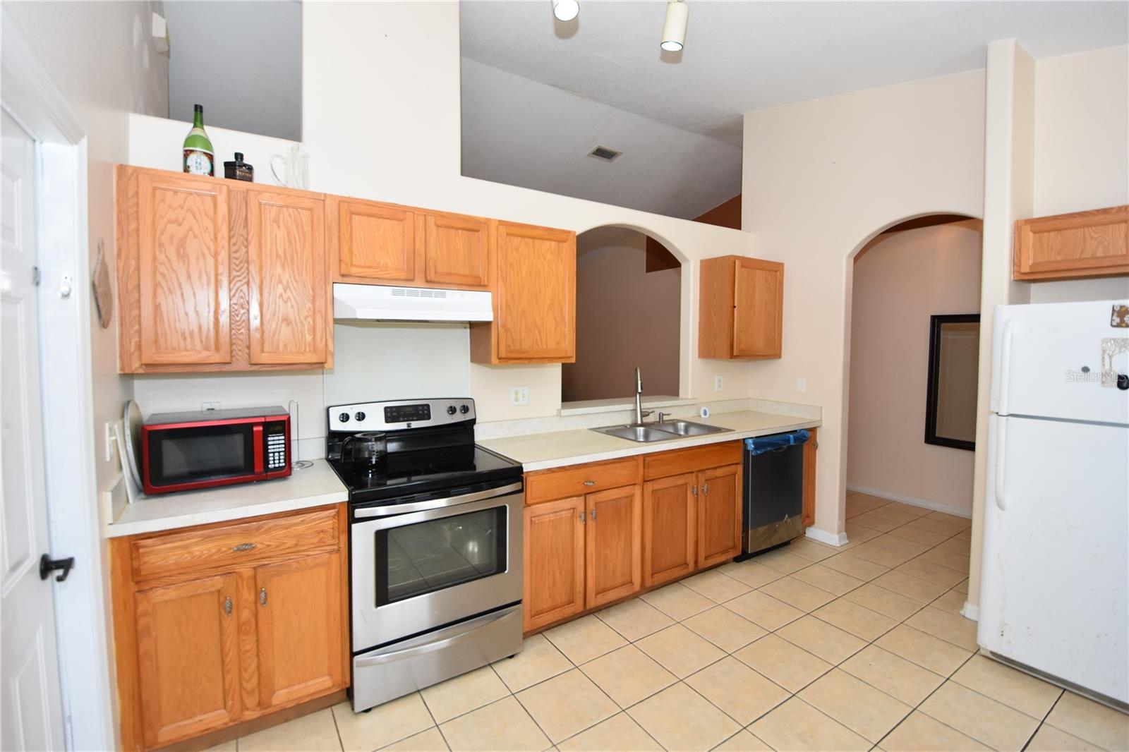 Image 4 of 27 For 60 Ramblewood Drive
