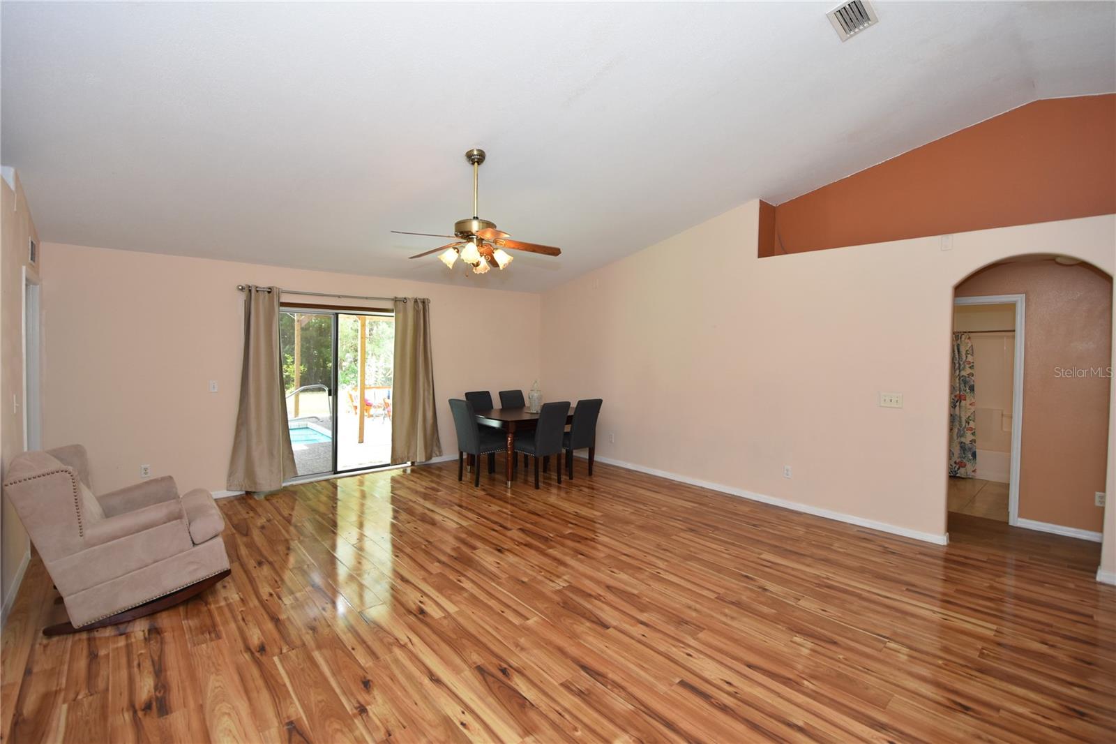 Image 7 of 27 For 60 Ramblewood Drive