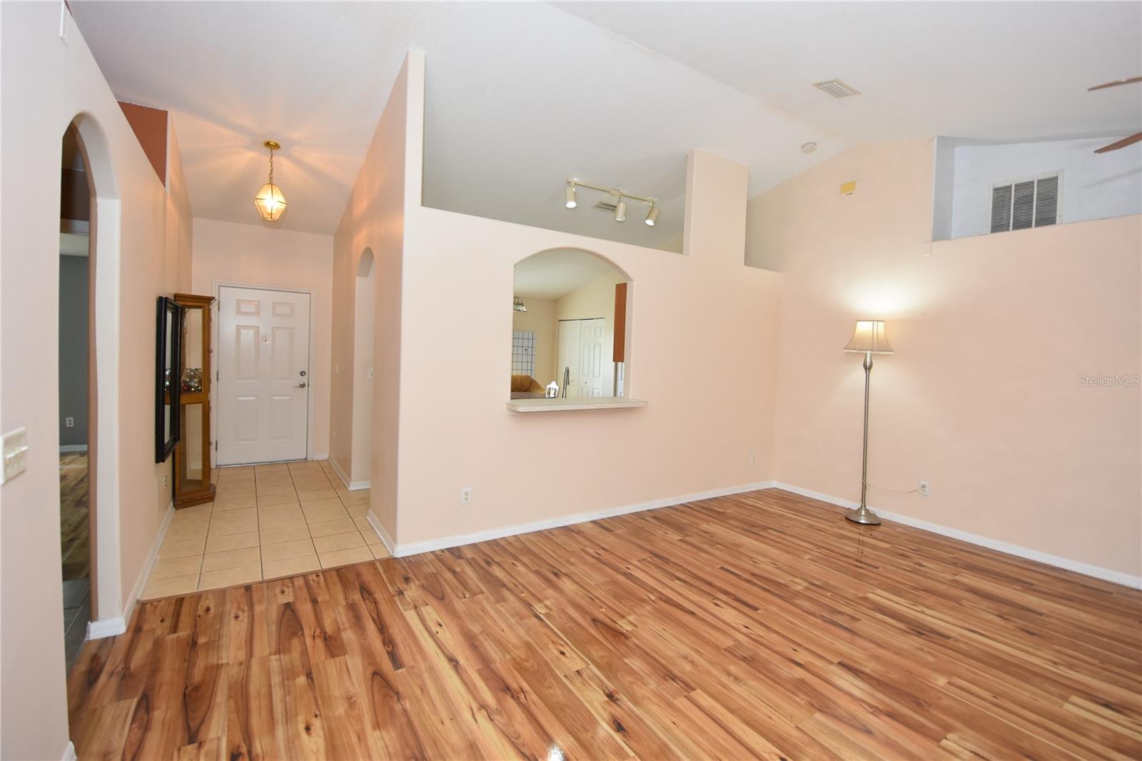Image 8 of 27 For 60 Ramblewood Drive