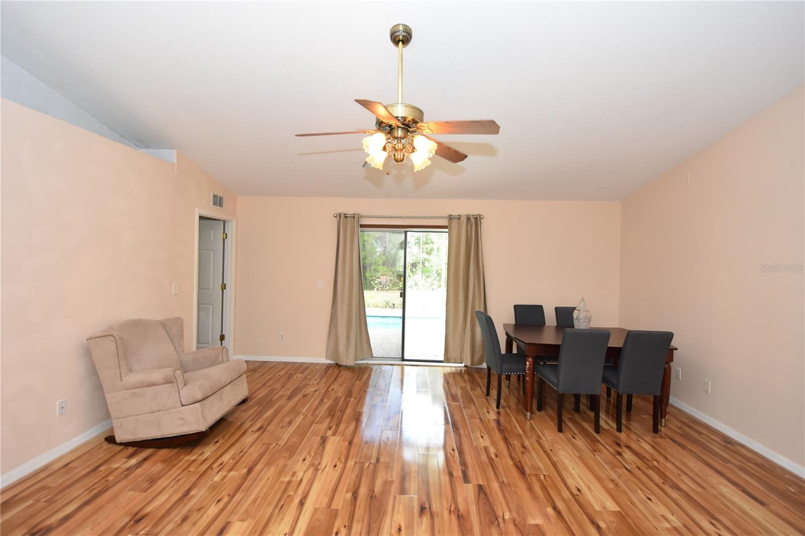 Image 9 of 27 For 60 Ramblewood Drive