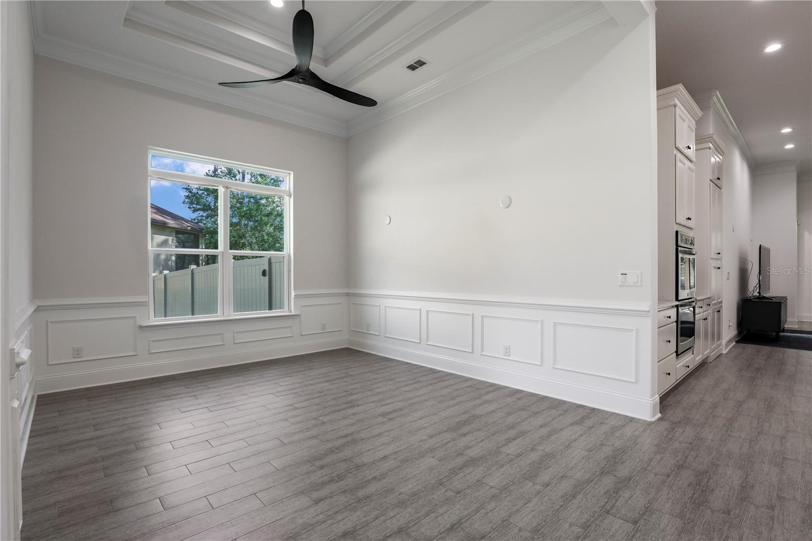 Image 16 of 72 For 45 King Palm Court