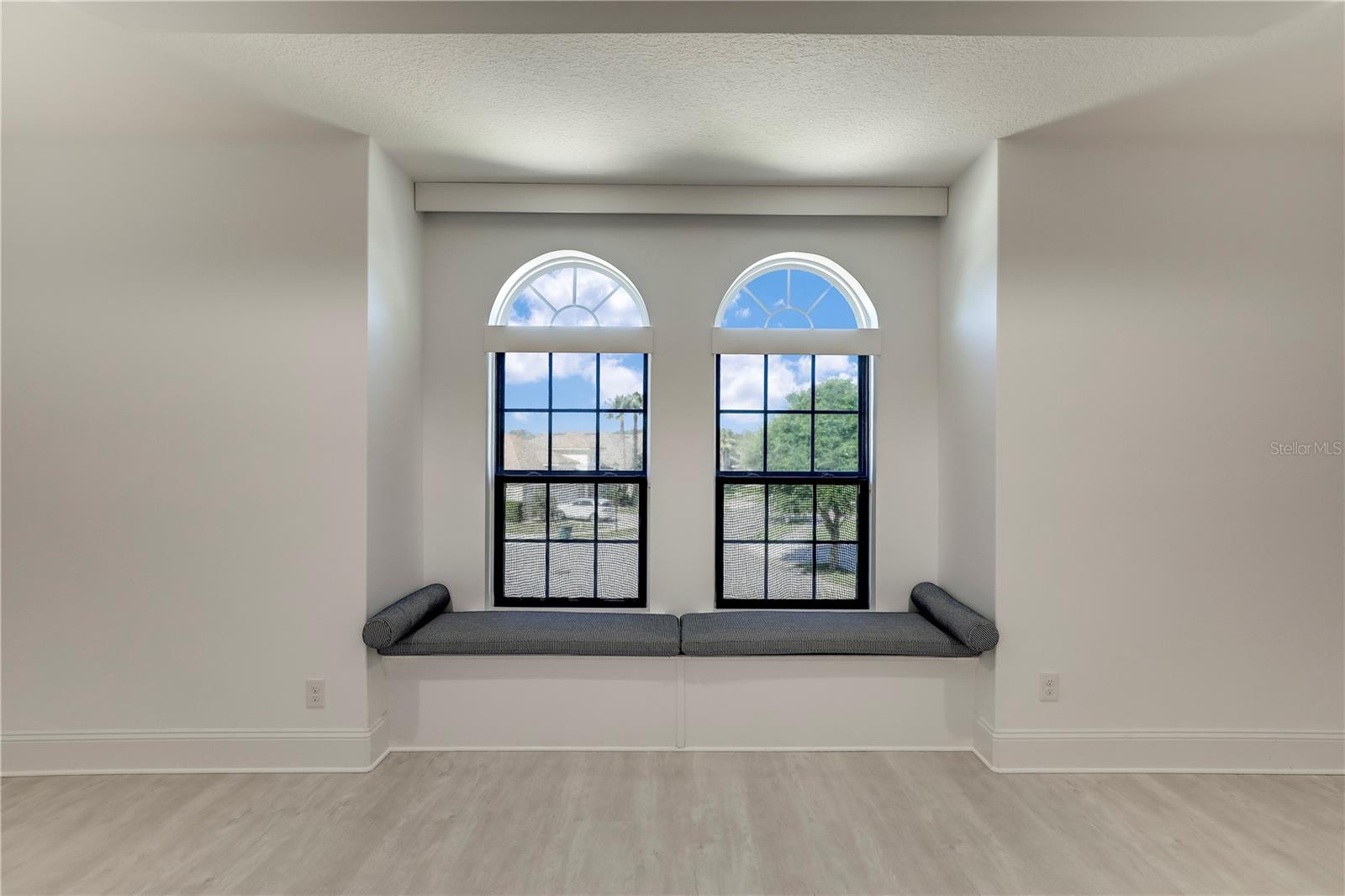 Image 49 of 72 For 45 King Palm Court