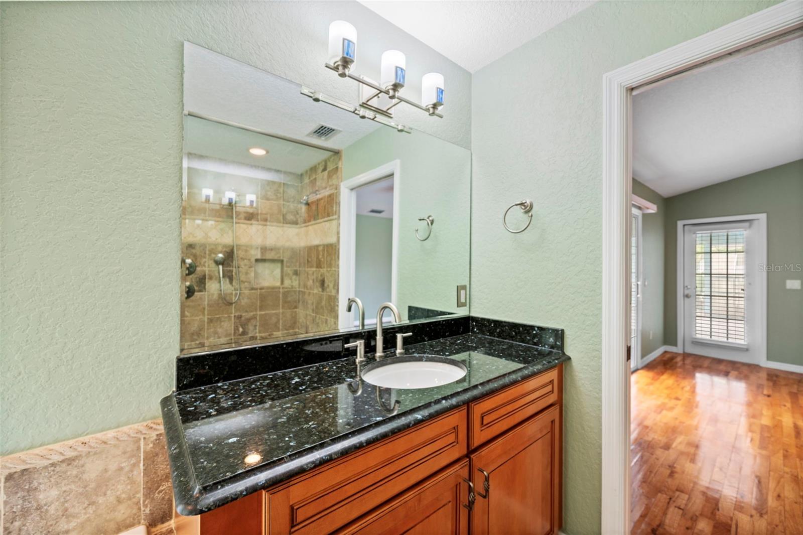 Image 41 of 66 For 1501 Lambert Avenue