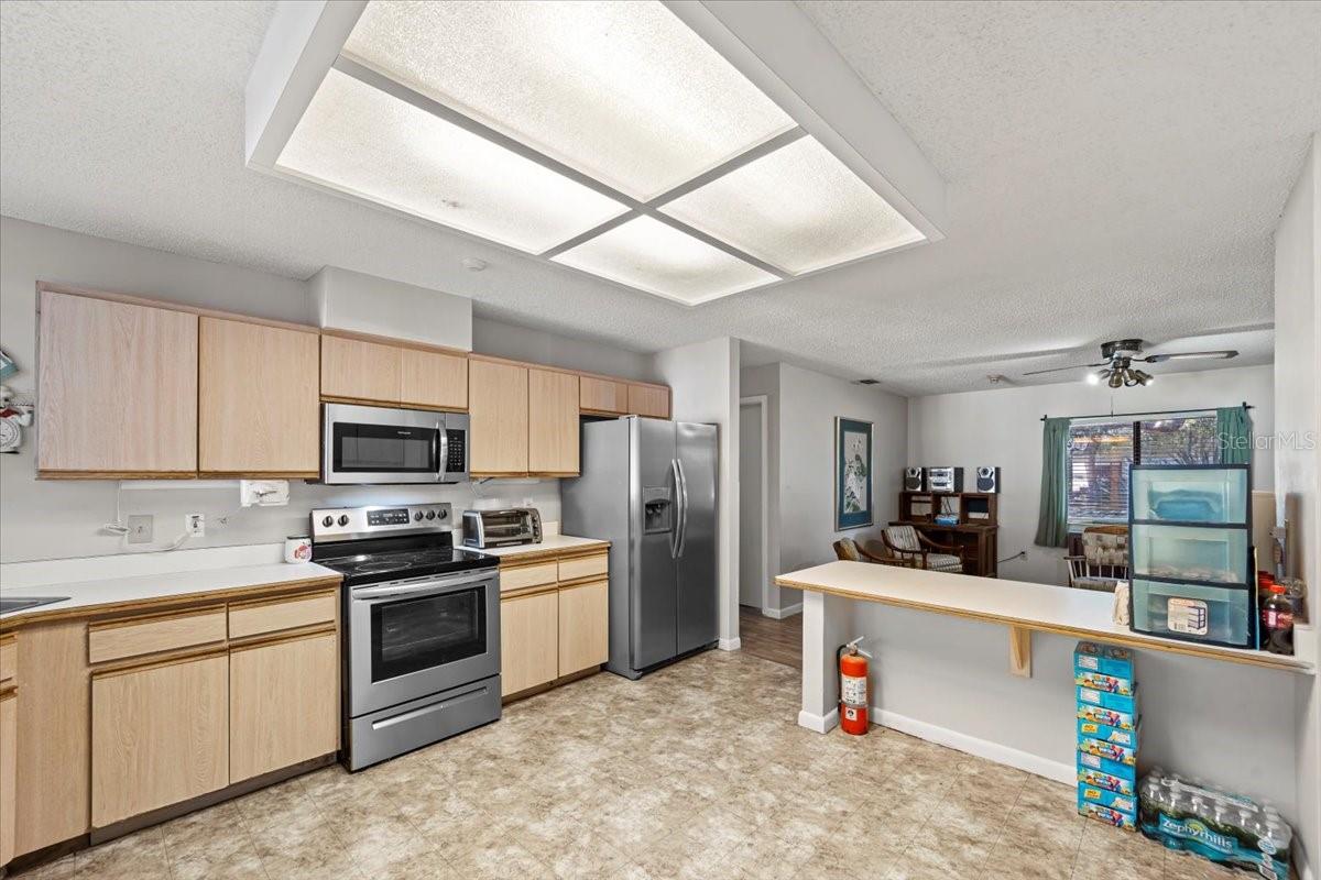 Image 12 of 35 For 2 Black Oak Court