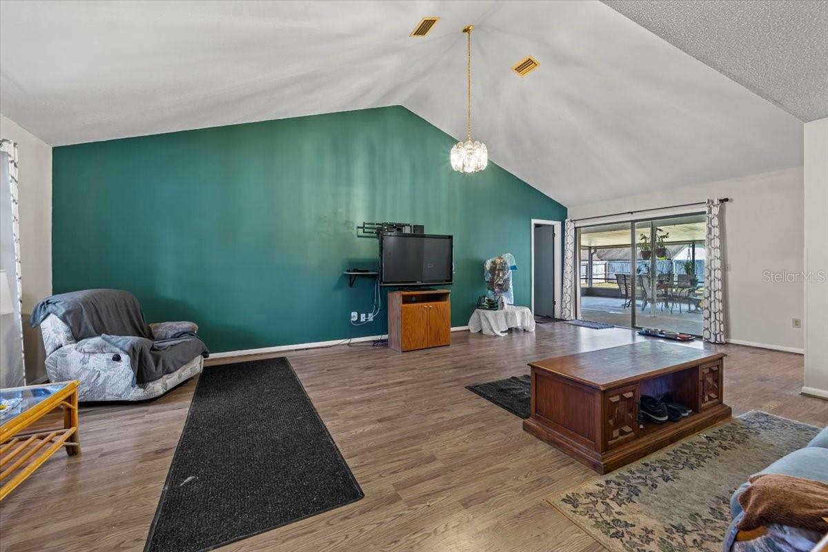 Image 15 of 35 For 2 Black Oak Court