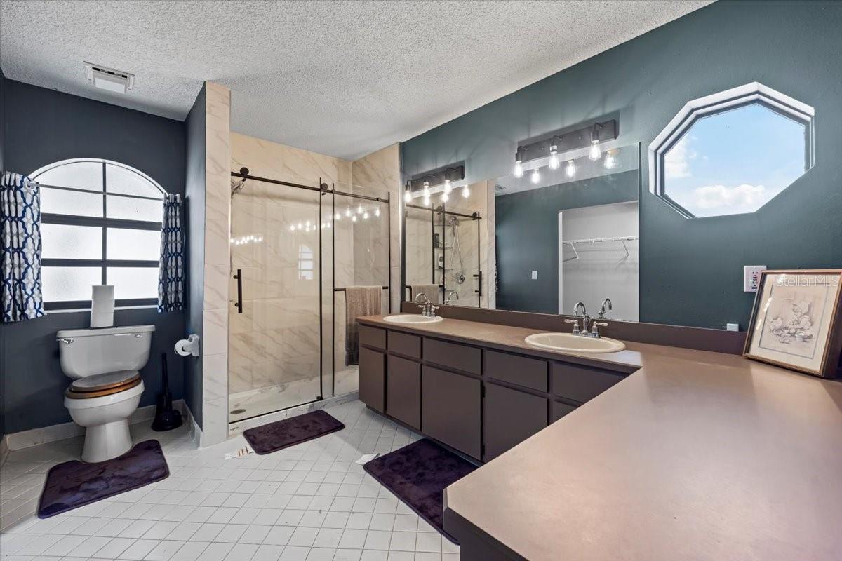Image 22 of 35 For 2 Black Oak Court