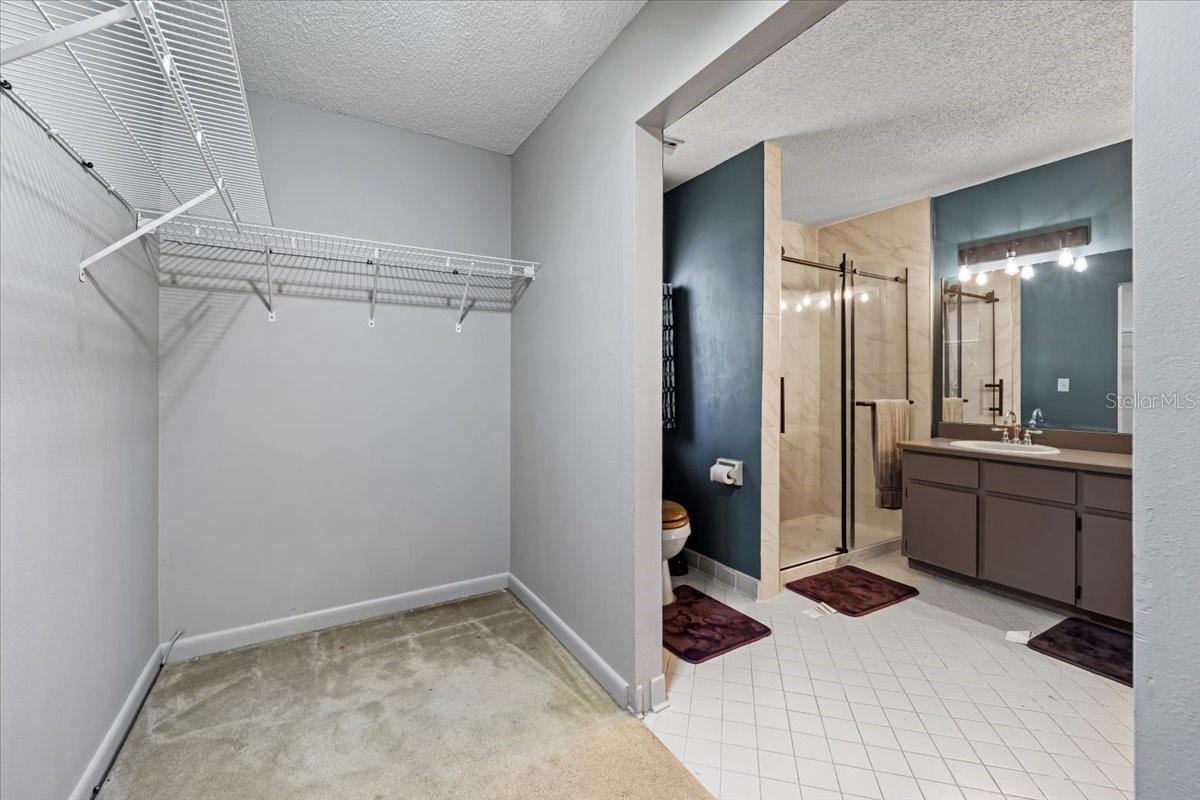 Image 24 of 35 For 2 Black Oak Court