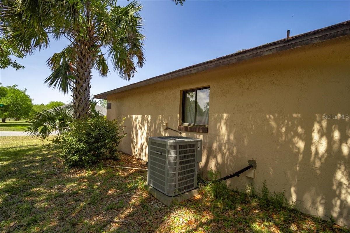 Image 5 of 35 For 2 Black Oak Court