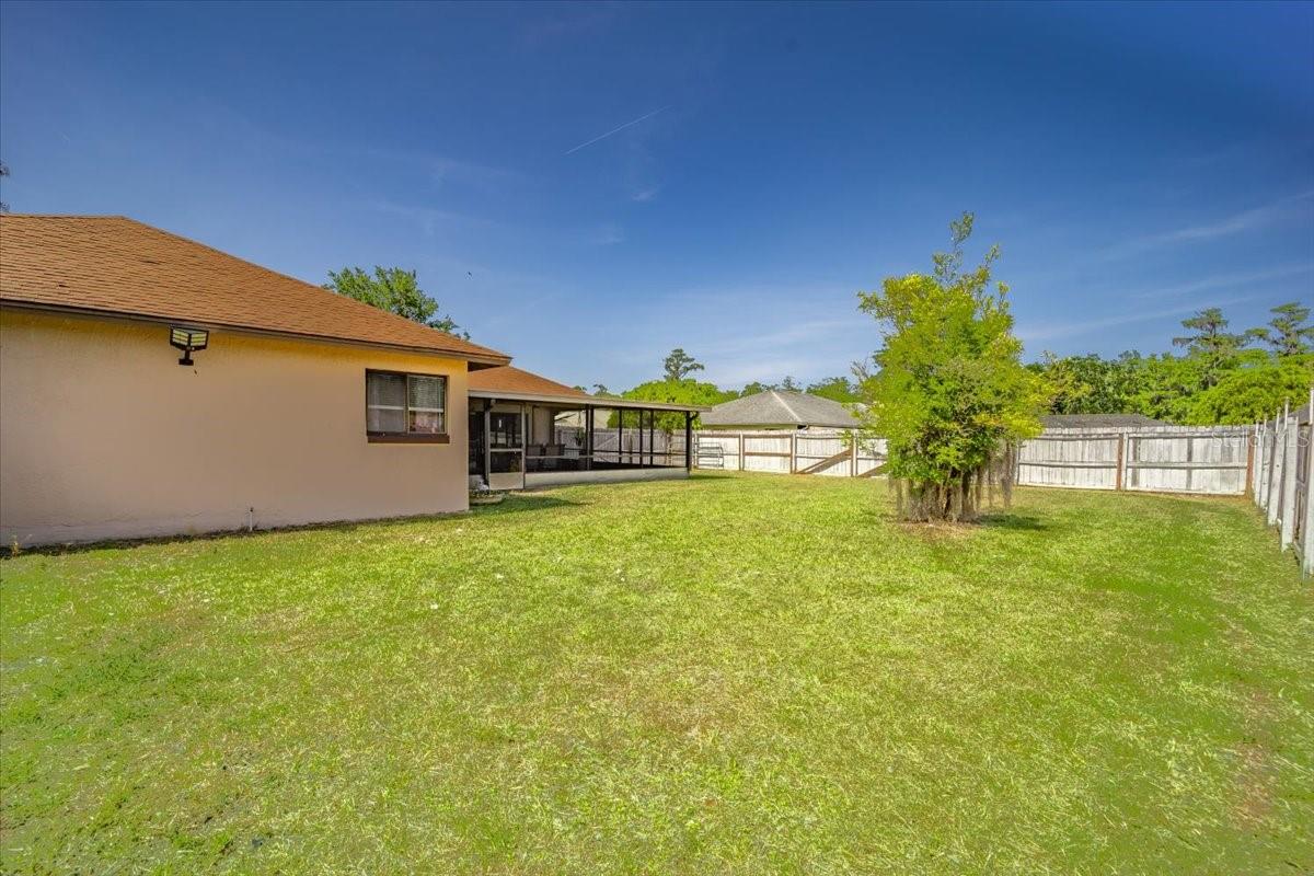 Image 8 of 35 For 2 Black Oak Court