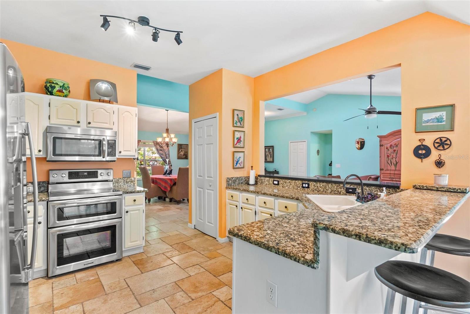 Image 25 of 63 For 4008 Acoma Drive
