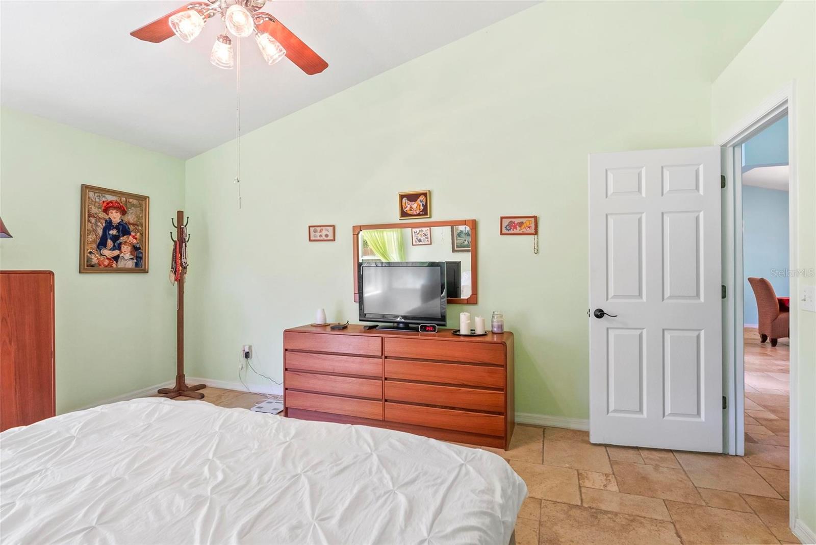 Image 40 of 63 For 4008 Acoma Drive