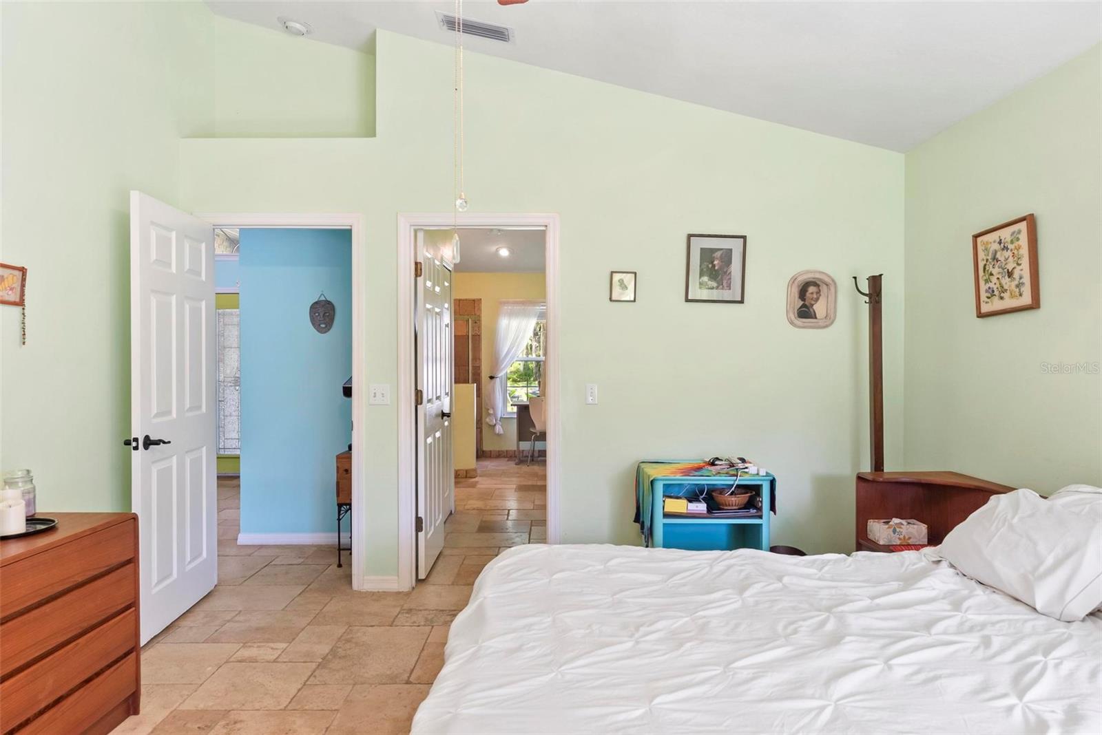 Image 43 of 63 For 4008 Acoma Drive