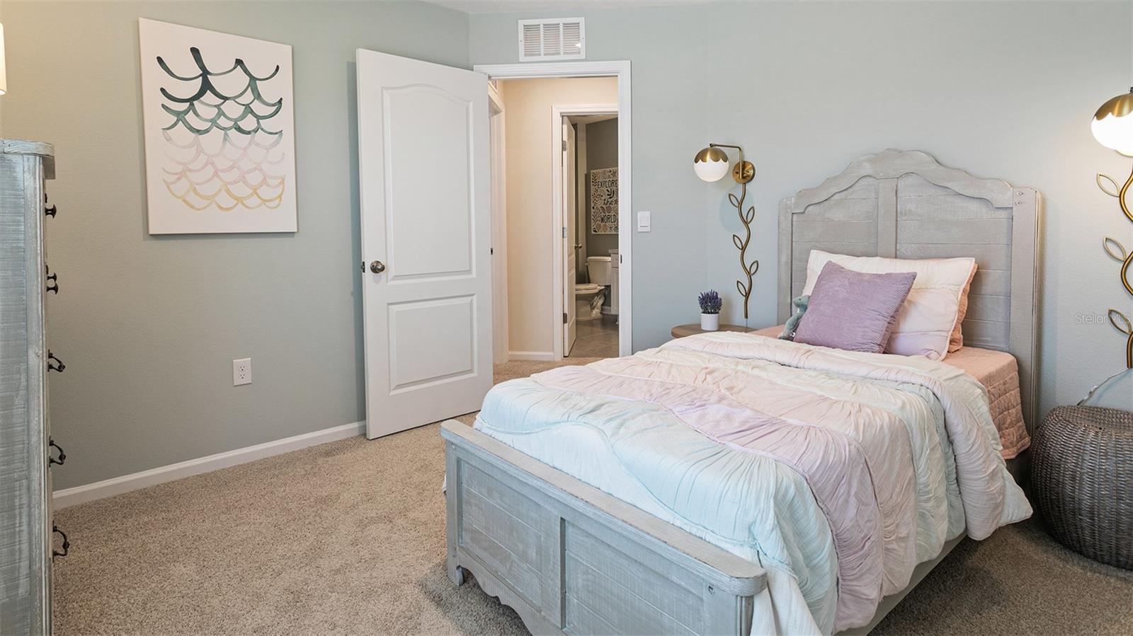 Image 22 of 37 For 128 Redbud Road