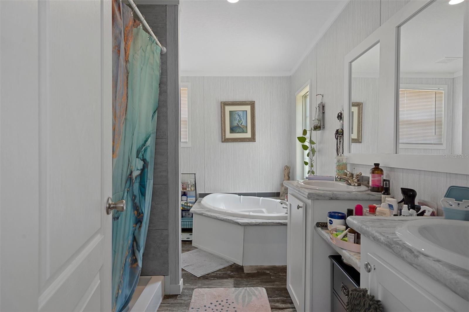 Listing photo id 18 for 7538 Organdy Lane
