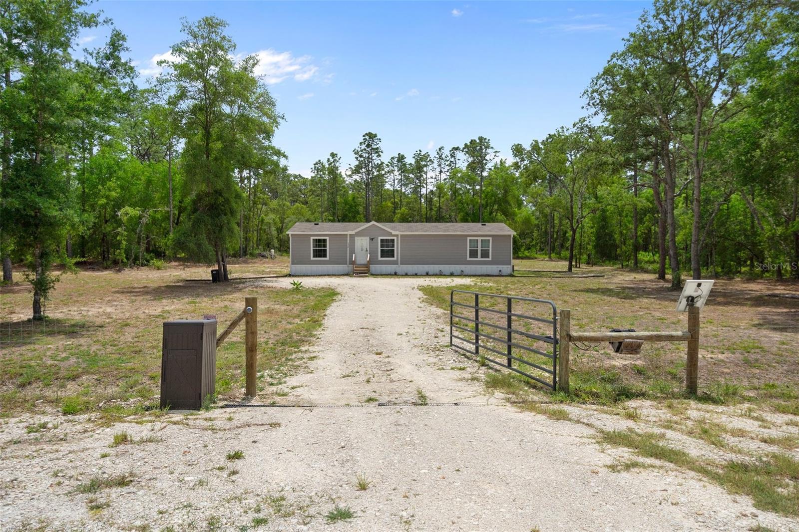 Listing photo id 1 for 7538 Organdy Lane