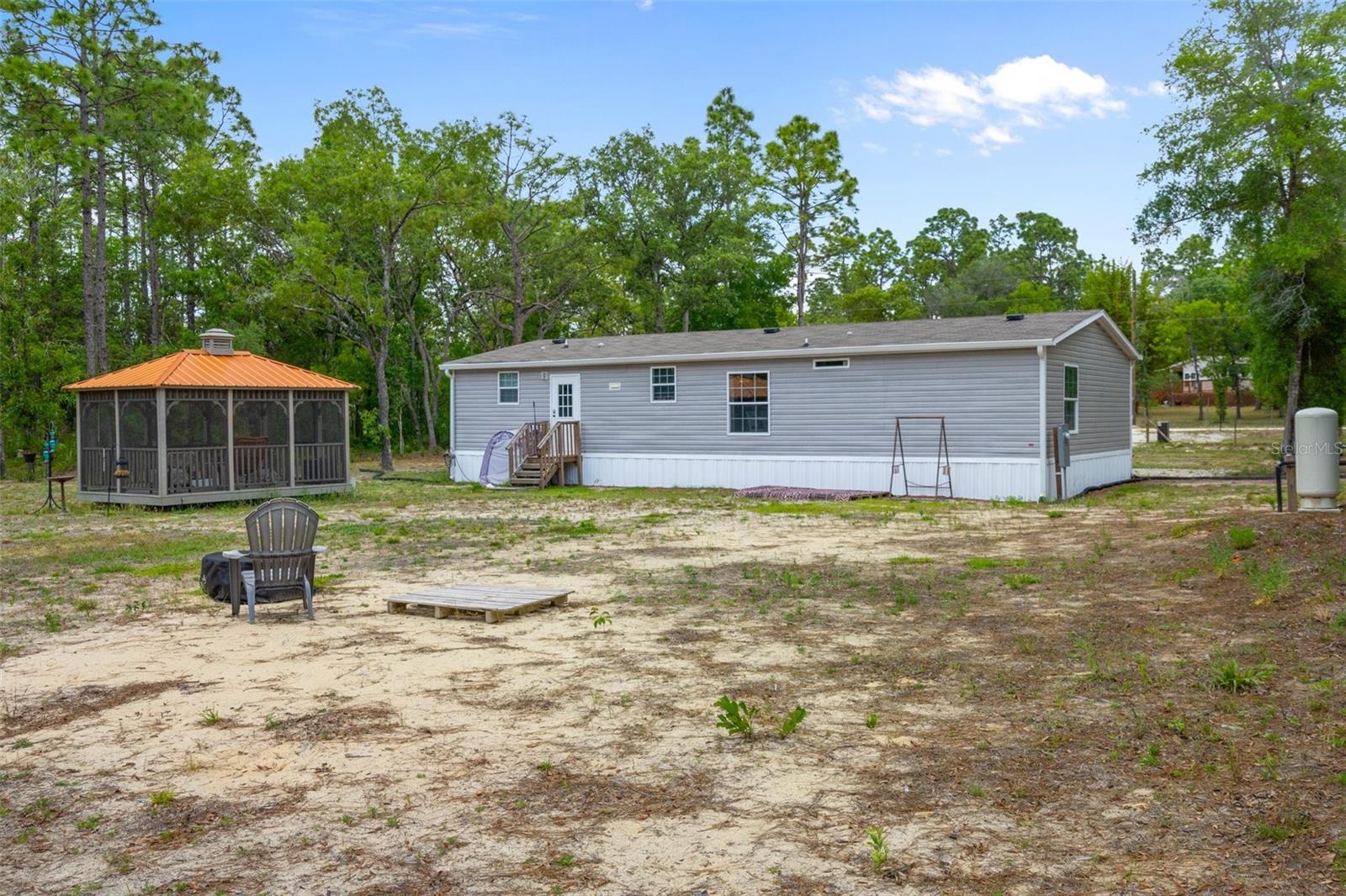 Listing photo id 31 for 7538 Organdy Lane