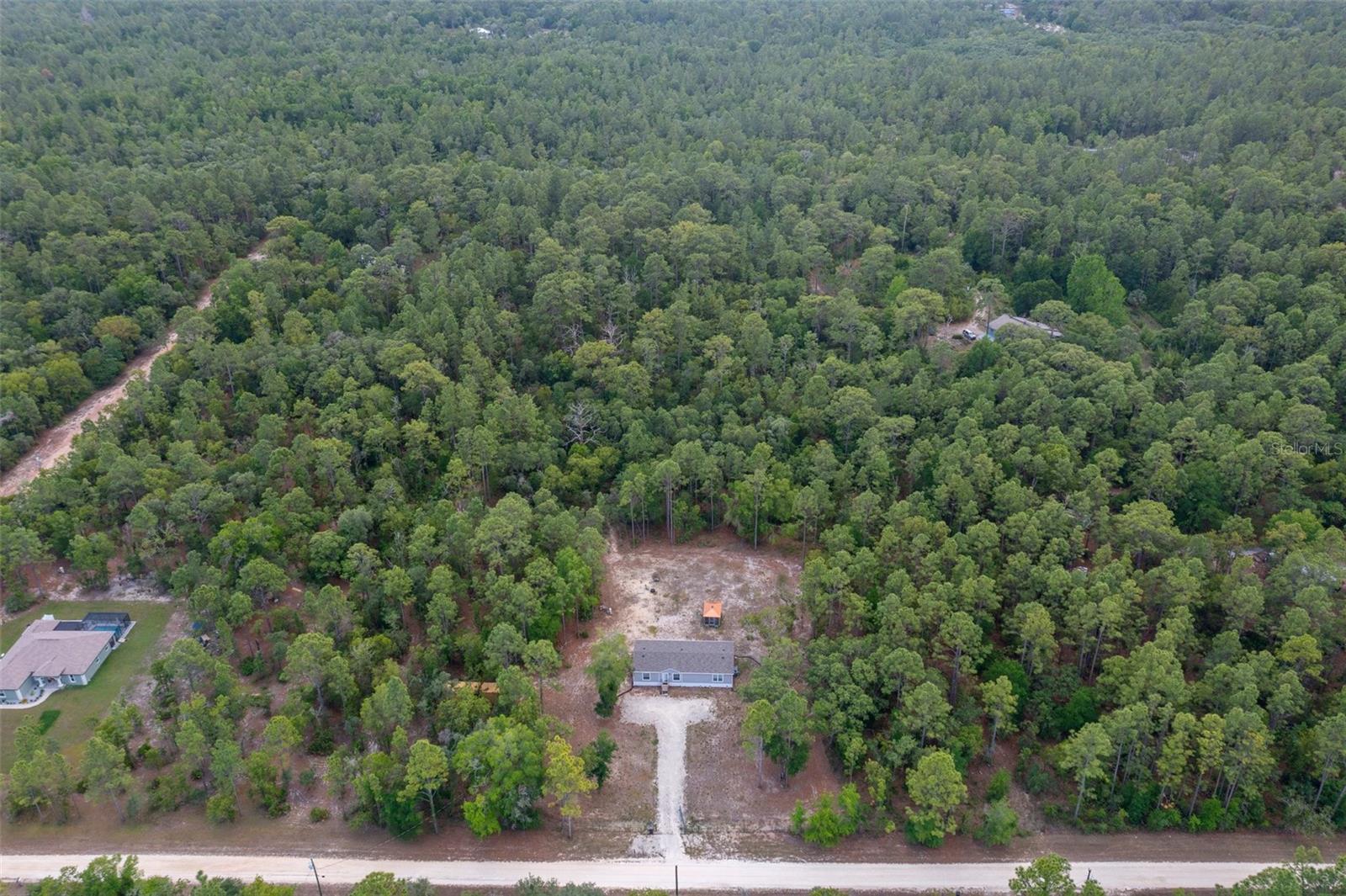 Listing photo id 35 for 7538 Organdy Lane