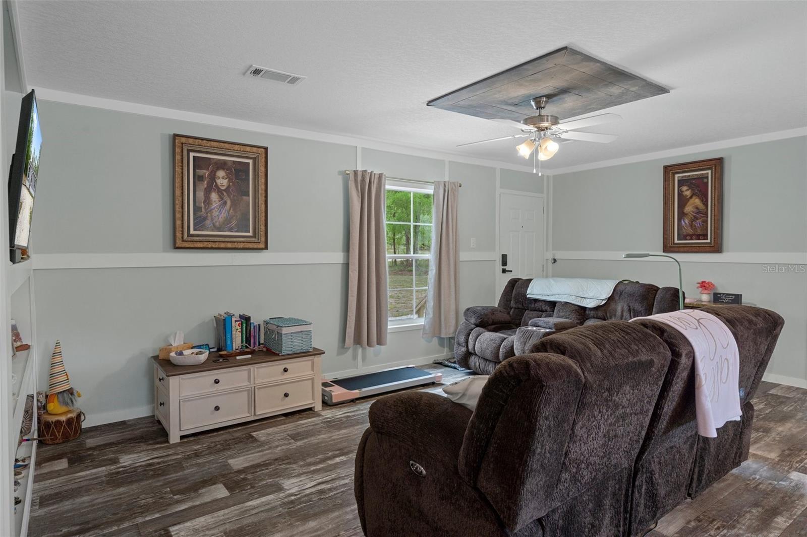 Listing photo id 5 for 7538 Organdy Lane