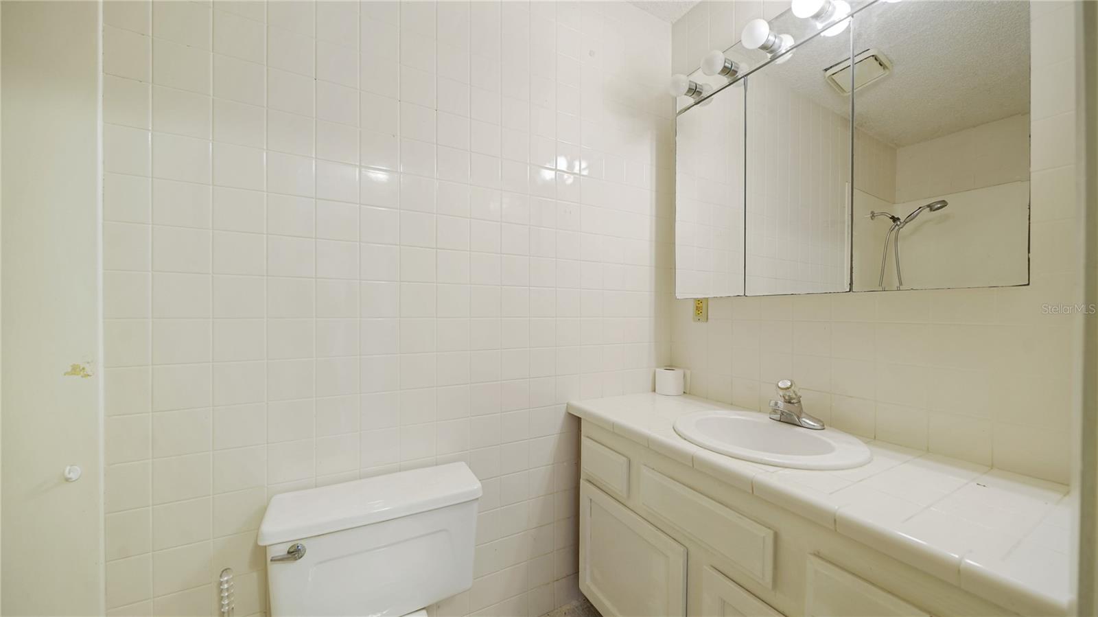 Image 22 of 49 For 689 16th Street
