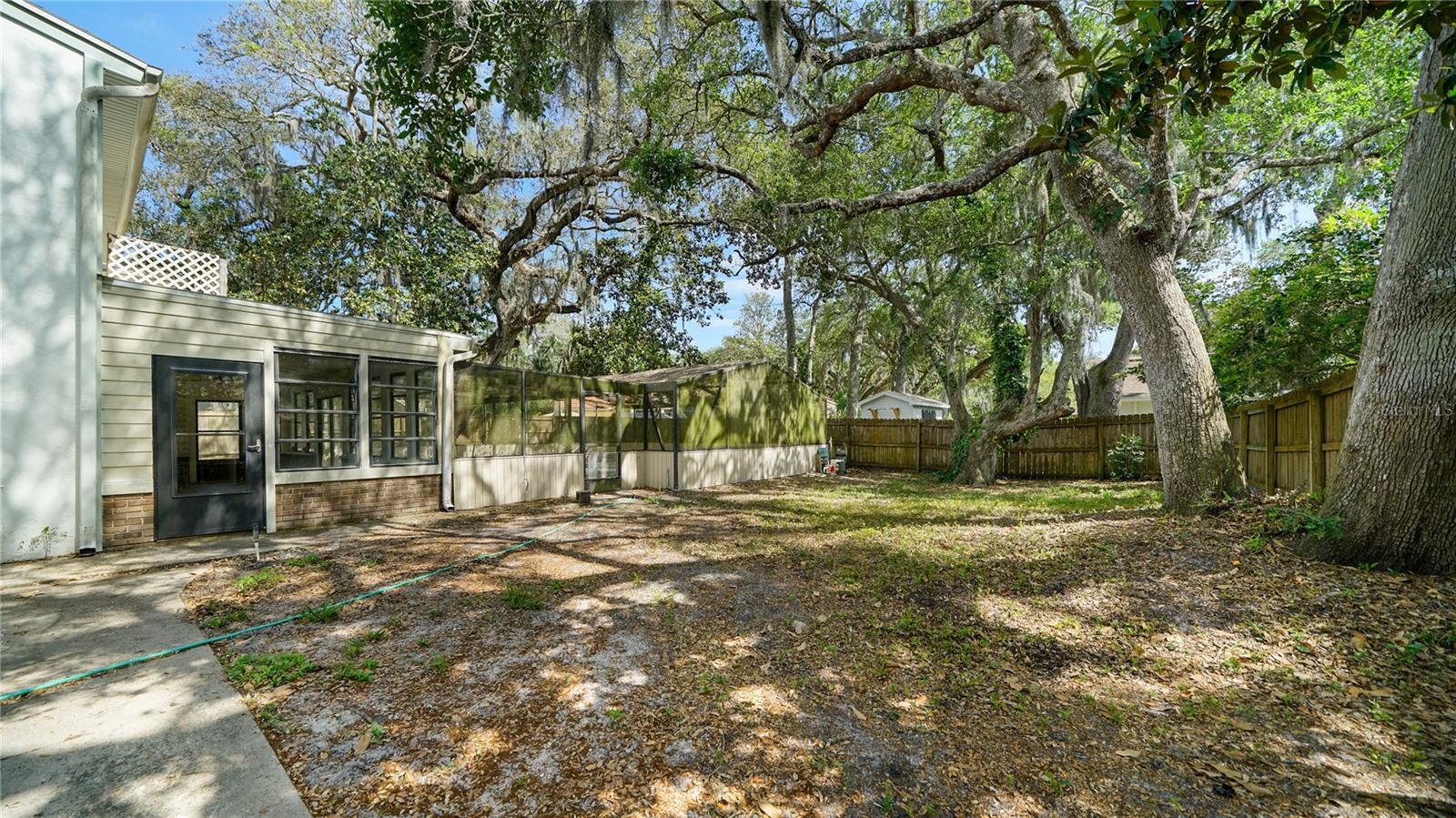 Image 29 of 49 For 689 16th Street