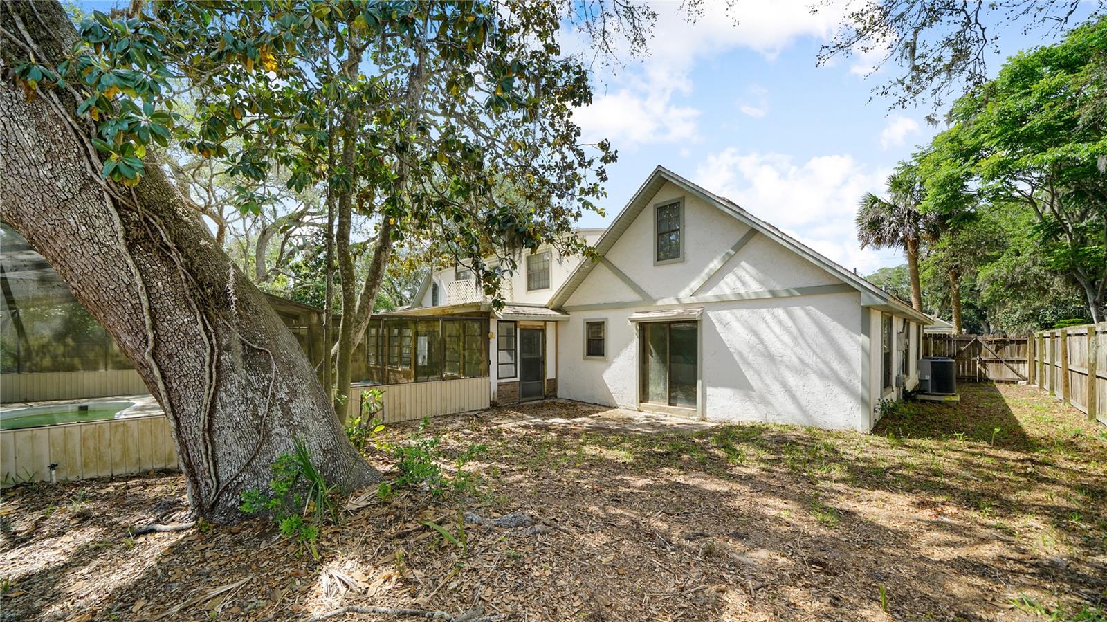 Image 31 of 49 For 689 16th Street