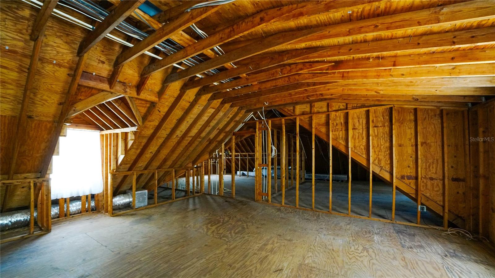 Image 33 of 49 For 689 16th Street