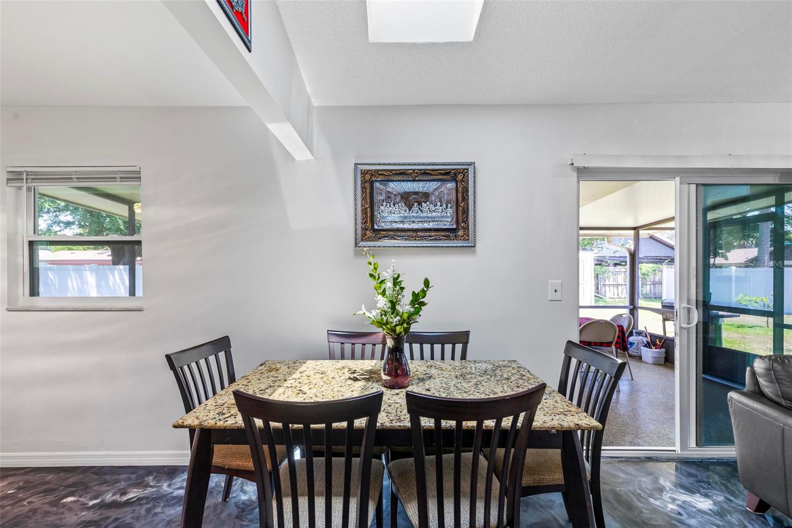 Image 15 of 51 For 13 Belleaire Drive