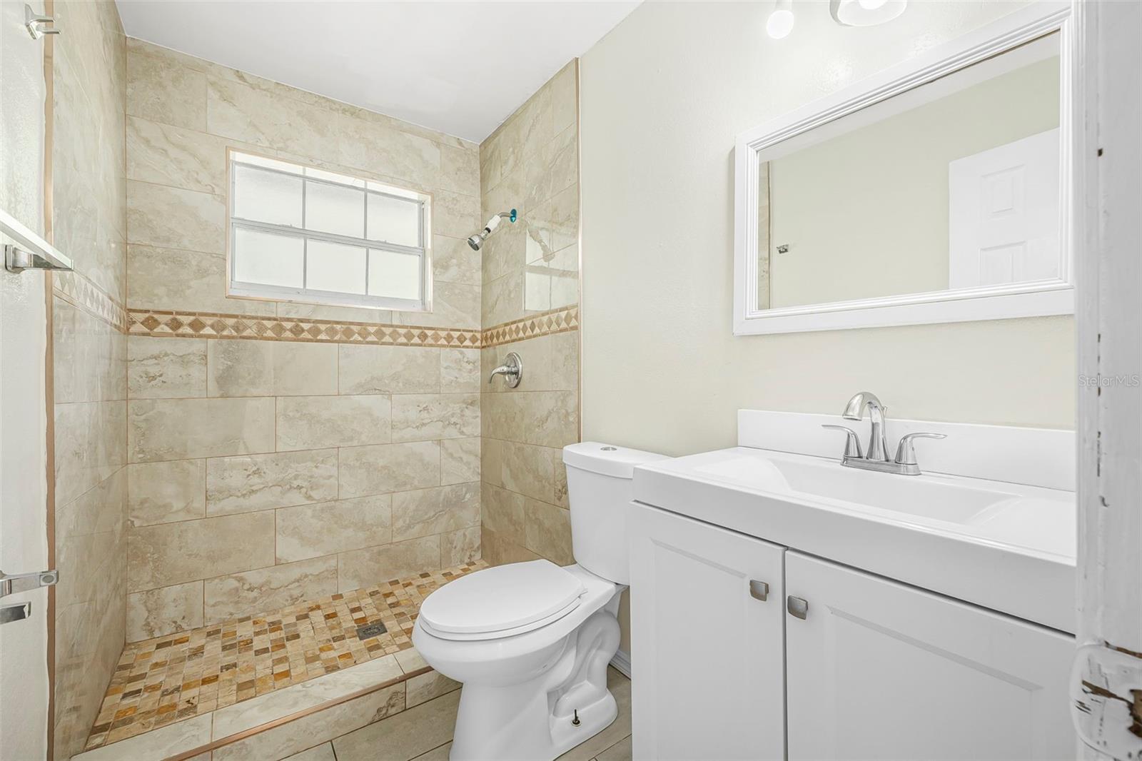 Image 16 of 44 For 656 Winchester Street